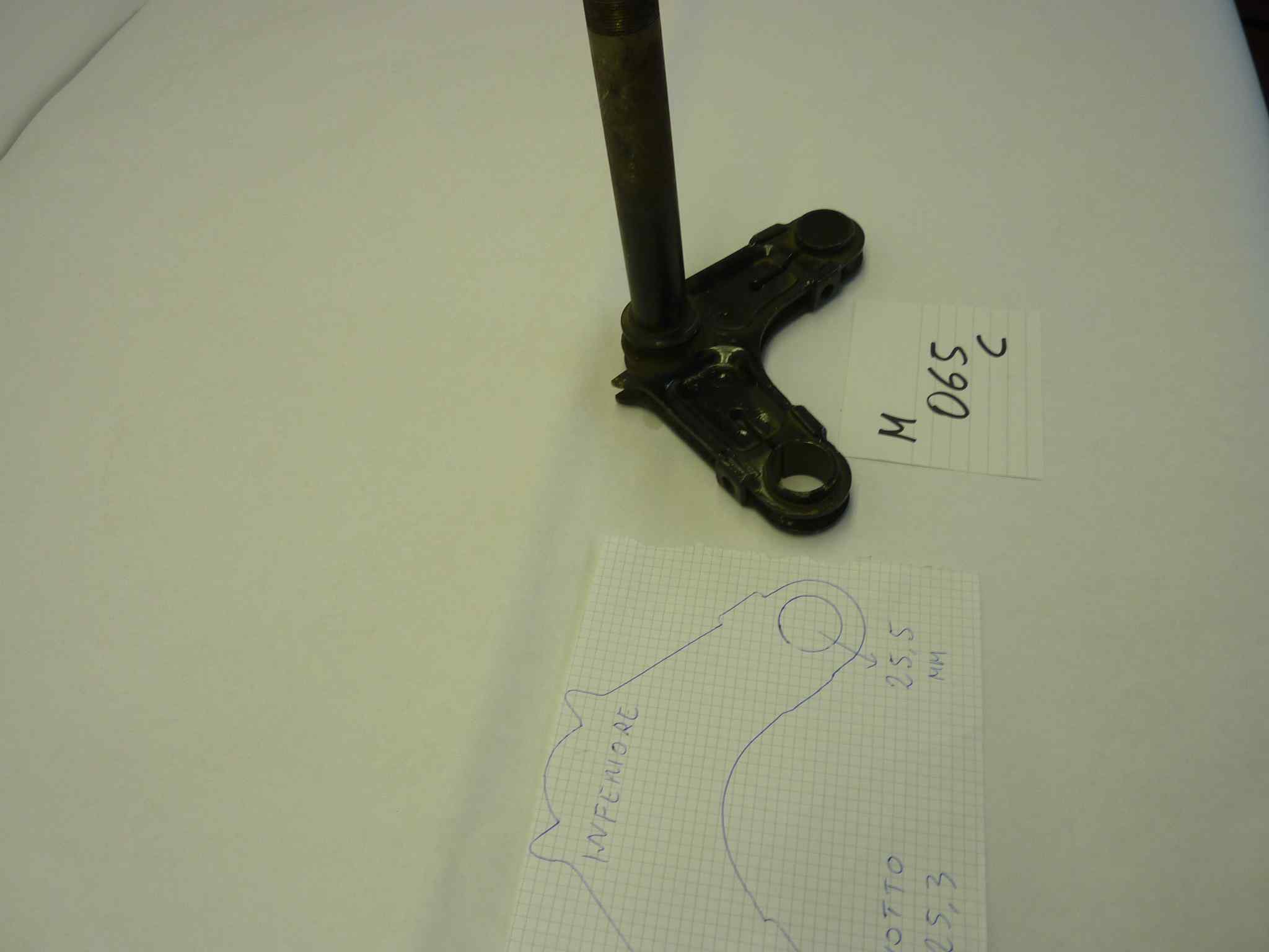 GILERA 98 124 150 piastra sterzo inferiore con canotto nera - immagine 5