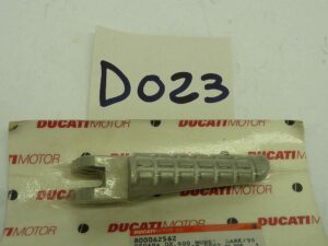 DUCATI MONSTER 600 98 pedana destra cod. 800062562 nuova