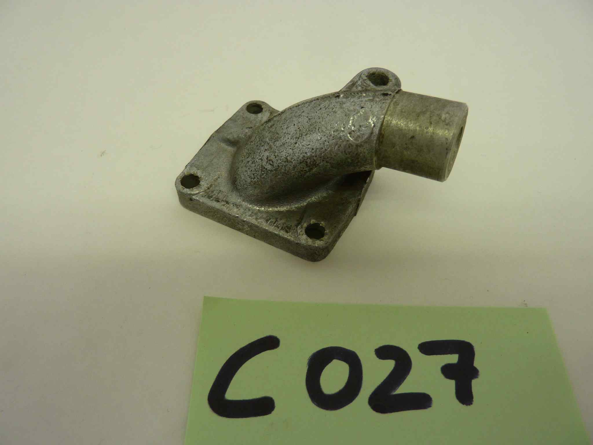 COLLETTORE CARBURATORE diam imbocco 19 mm int fori 19 - immagine 2