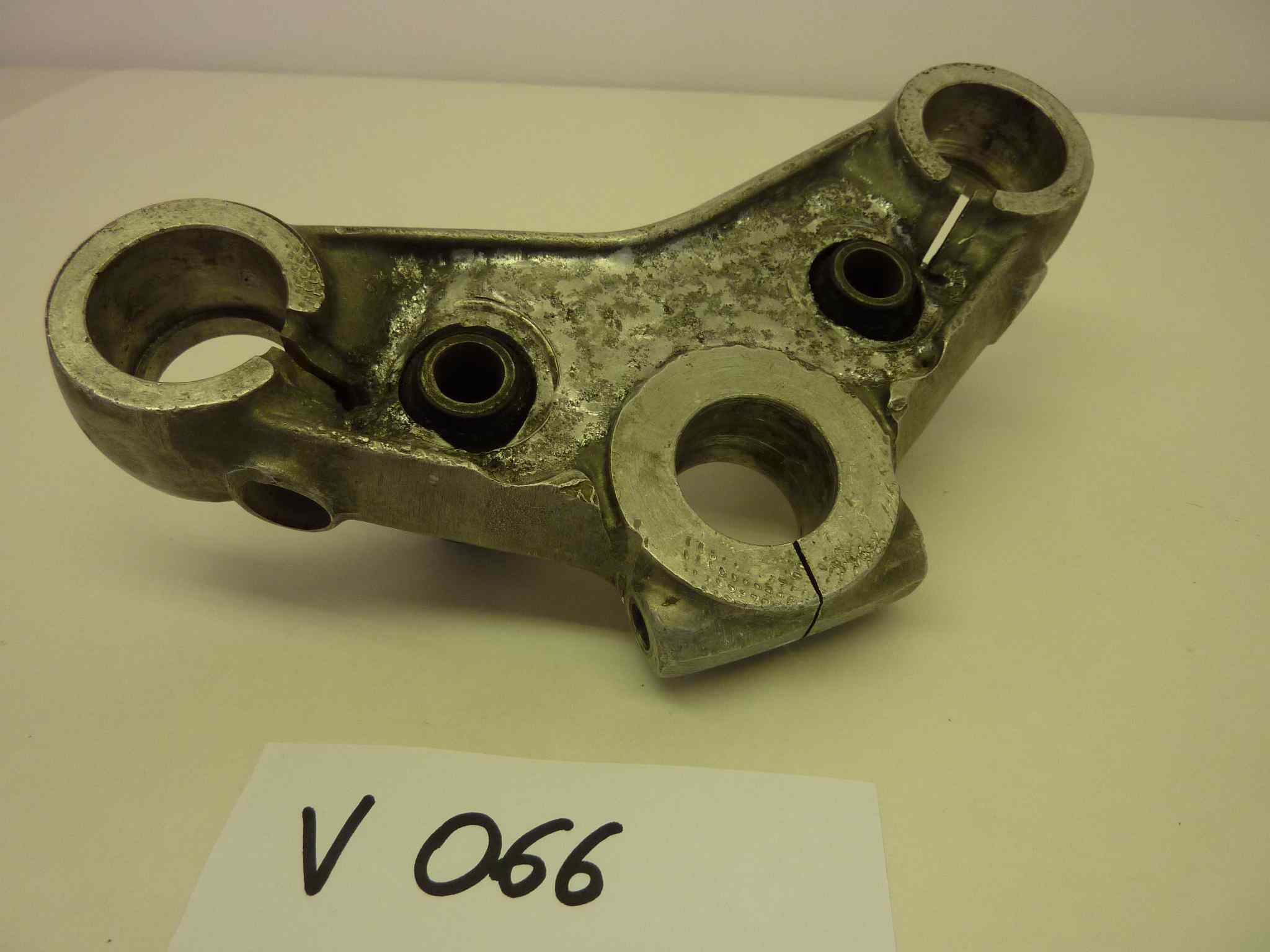 Piastra di sterzo superiore CERIANI diam 31 mm - intetrasse forc 180 mm - immagine 3
