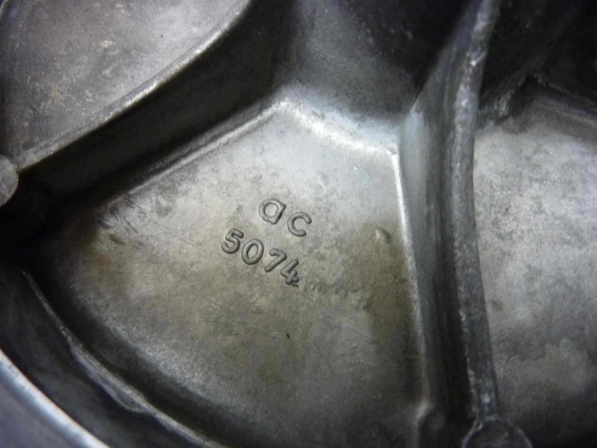 MOZZO POSTERIORE AMADORI CAMPAGNOLO cod 5074 diametro 158 mm - piatto porta ceppi ganasce completo cod 5114 - 36 raggi - immagine 3