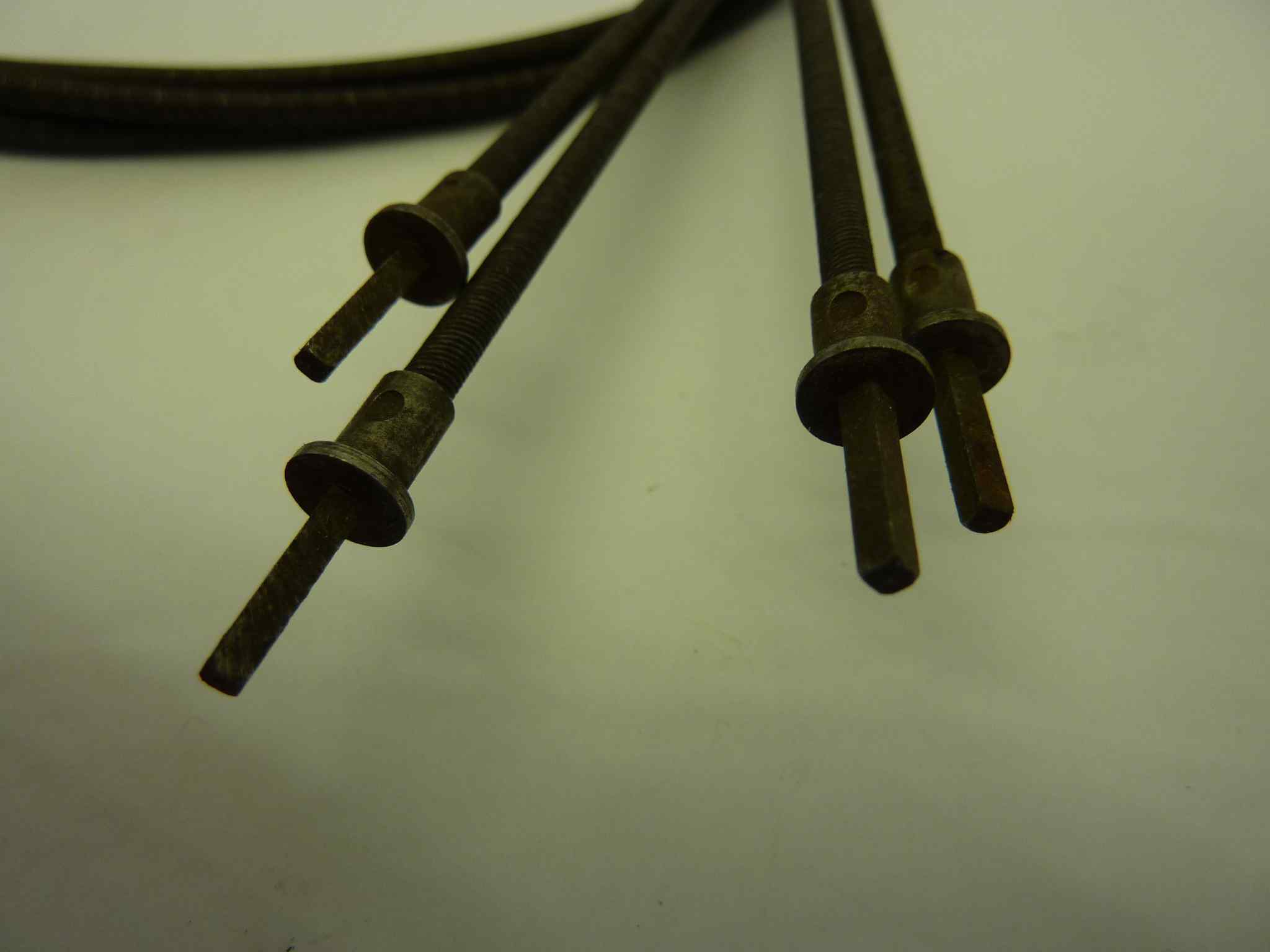 Cavo filo contachilometri moto epoca sezione quadrata 2 mm - 2,6 mm lung 980 mm - immagine 2
