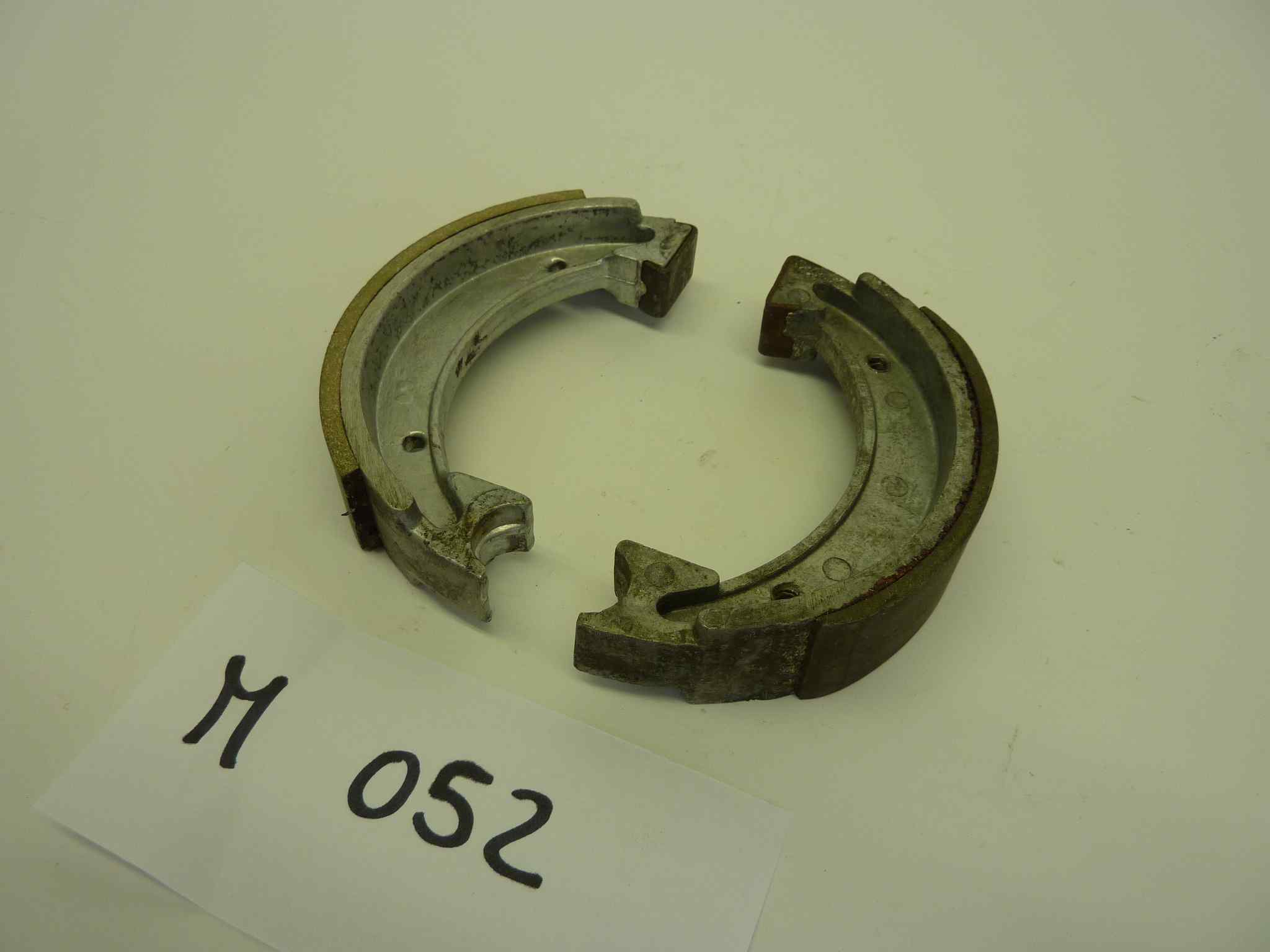GILERA 98 124 e compatibili coppia ceppi ganasce freno Amadori 414 cod Gilera 29310-B dim 114x25 mm - immagine 4