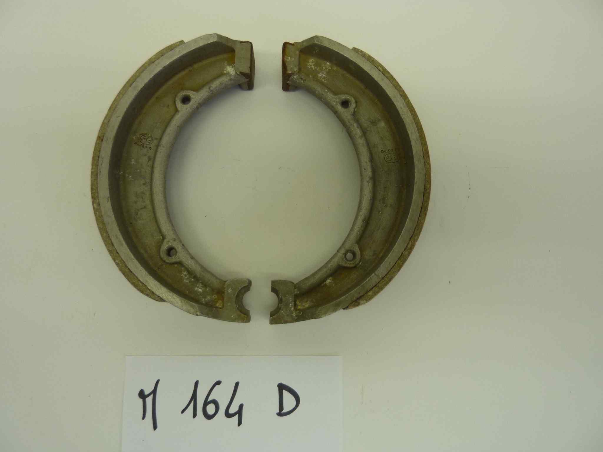 Gilera 175 e compatibili coppia ceppi ganasce nuove Amadori cod Gilera 42249-C dim 148x31 mm