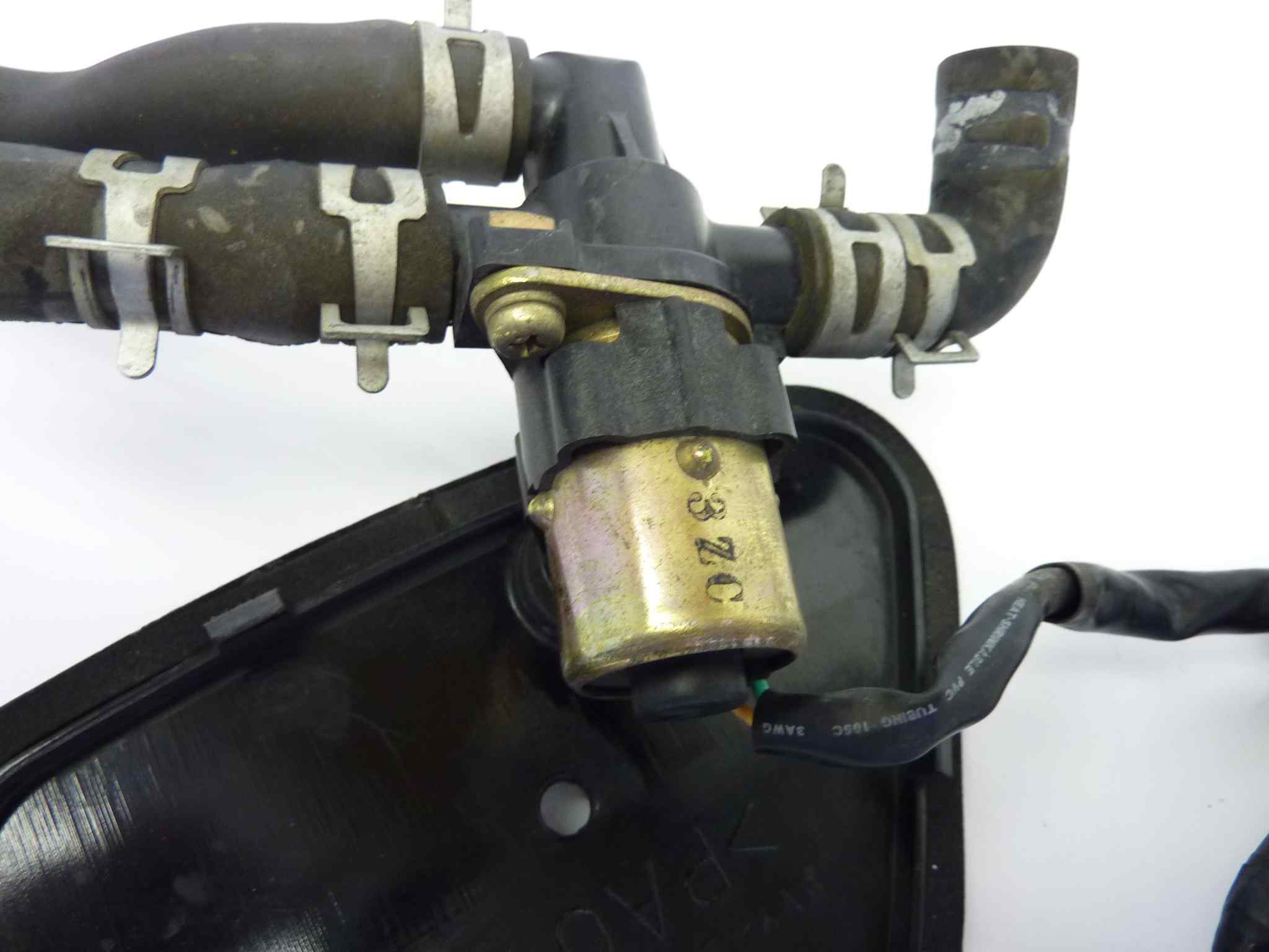 YAMAHA YZF R1 04 05 06 Sensore temperatura olio motore completo di staffa e cablaggio VALVOLA PAIR SENSORE VAPORI OLIO MOTORE - immagine 6