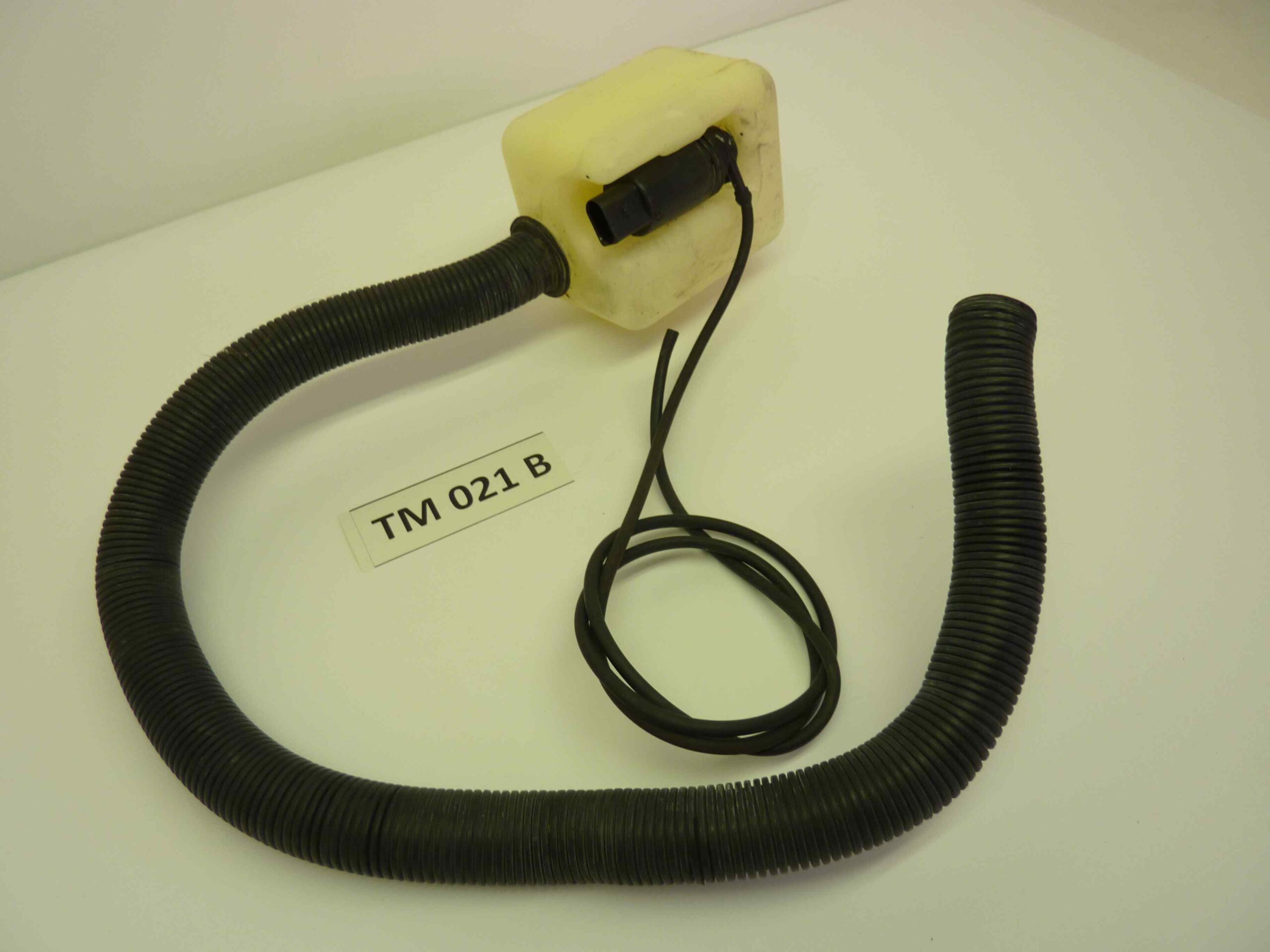 BMW C1 125 200 VASCHETTA SERBATOIO LIQUIDO LAVAVETRI CON POMPA COD 67128377612 61662329452 - immagine 3