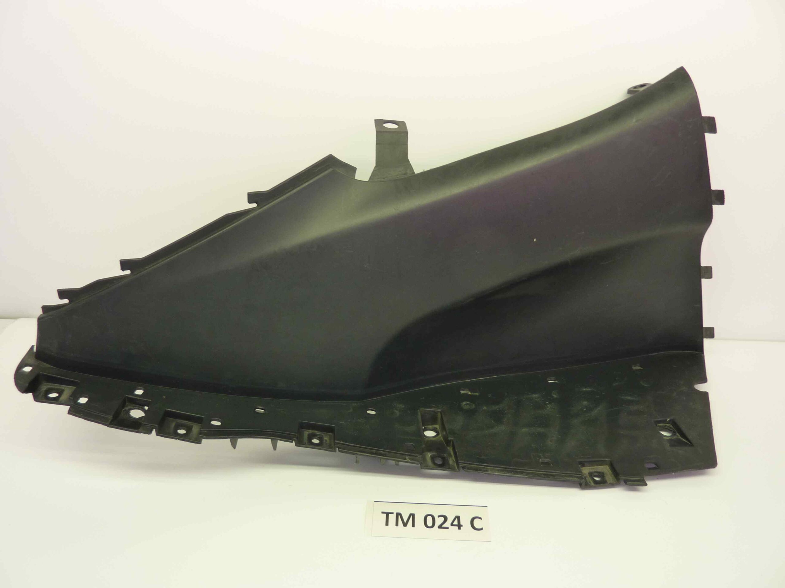BMW C1 125 200 CARENA PLASTICA POGGIAPIEDI DESTRA COD 46632328868