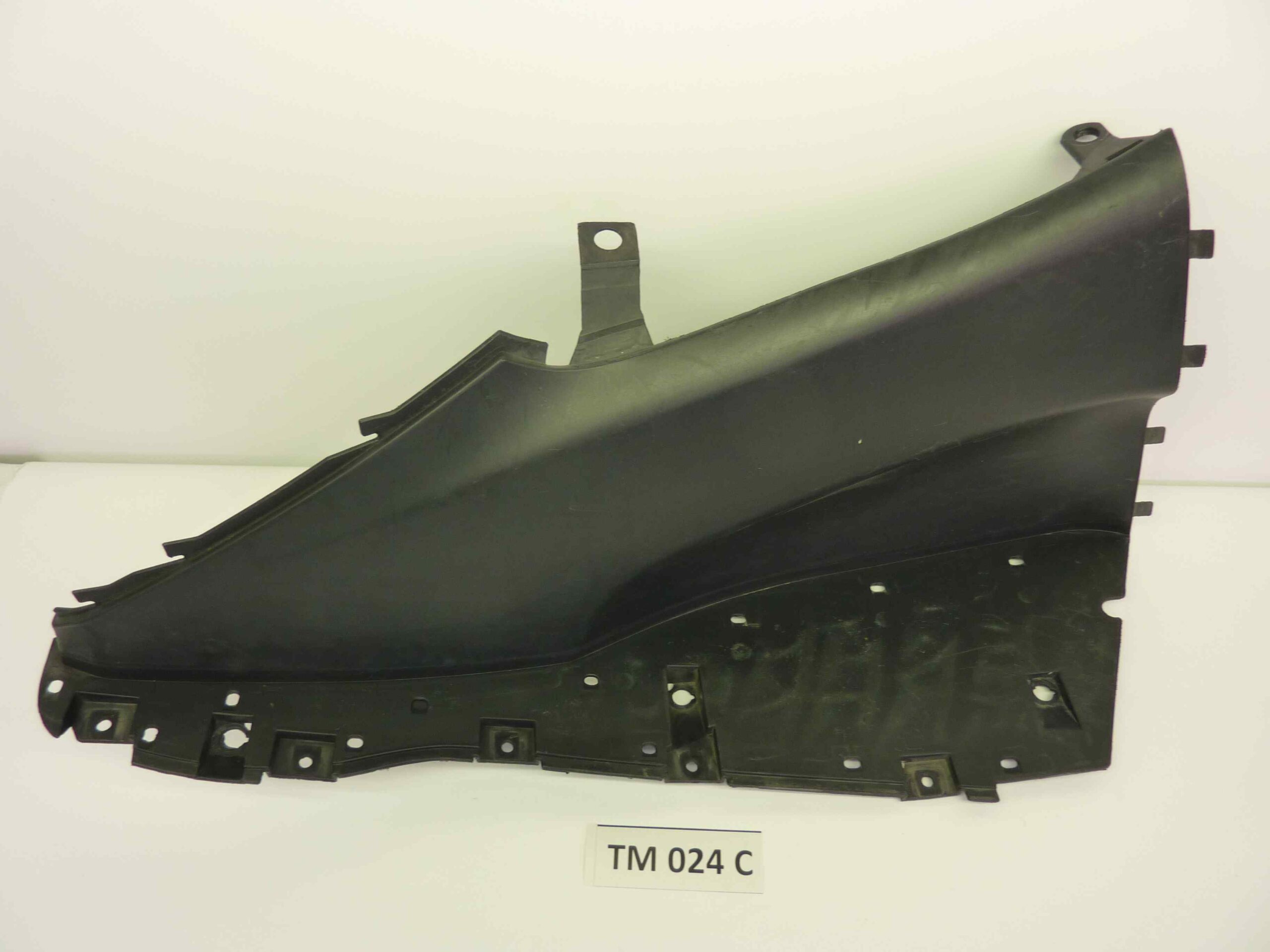 BMW C1 125 200 CARENA PLASTICA POGGIAPIEDI DESTRA COD 46632328868 - immagine 2