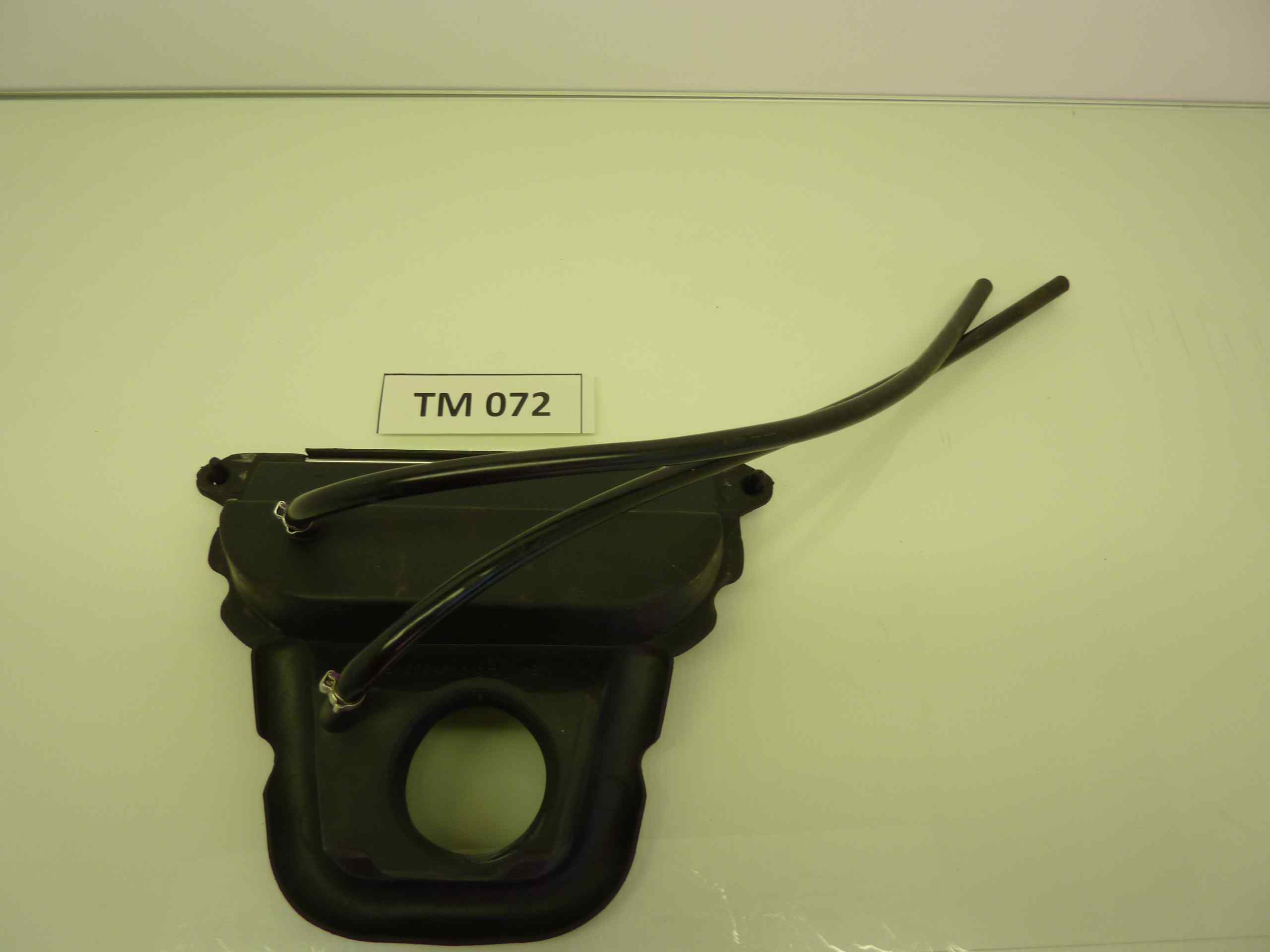 BMW C1 125 200 VASCHETTA GOMMA TAPPO SERBATOIO BENZINA CARBURANTE COD 2329613 - immagine 2
