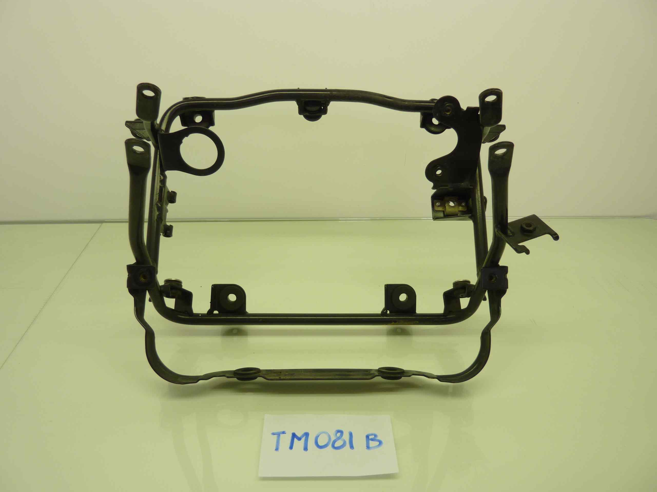 BMW C1 200 SUPPORTO TELAIO STAFFA RADIATORE VENTOLA FARO - immagine 3