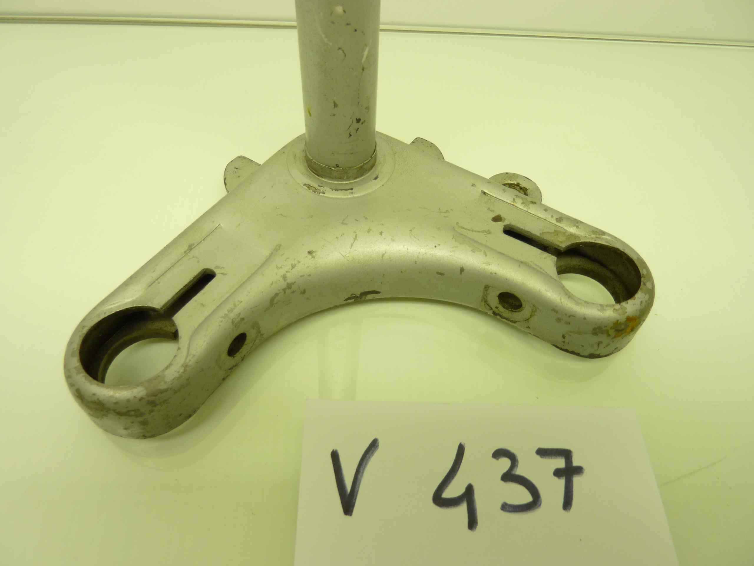 piastra sterzo moto ciclomotore epoca grigia interasse steli 152 diametro steli 27 diametro canotto 25 mm