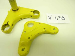 piastra sterzo moto ciclomotore epoca gialla interasse steli 137 diametro steli 27 diametro canotto 25 mm
