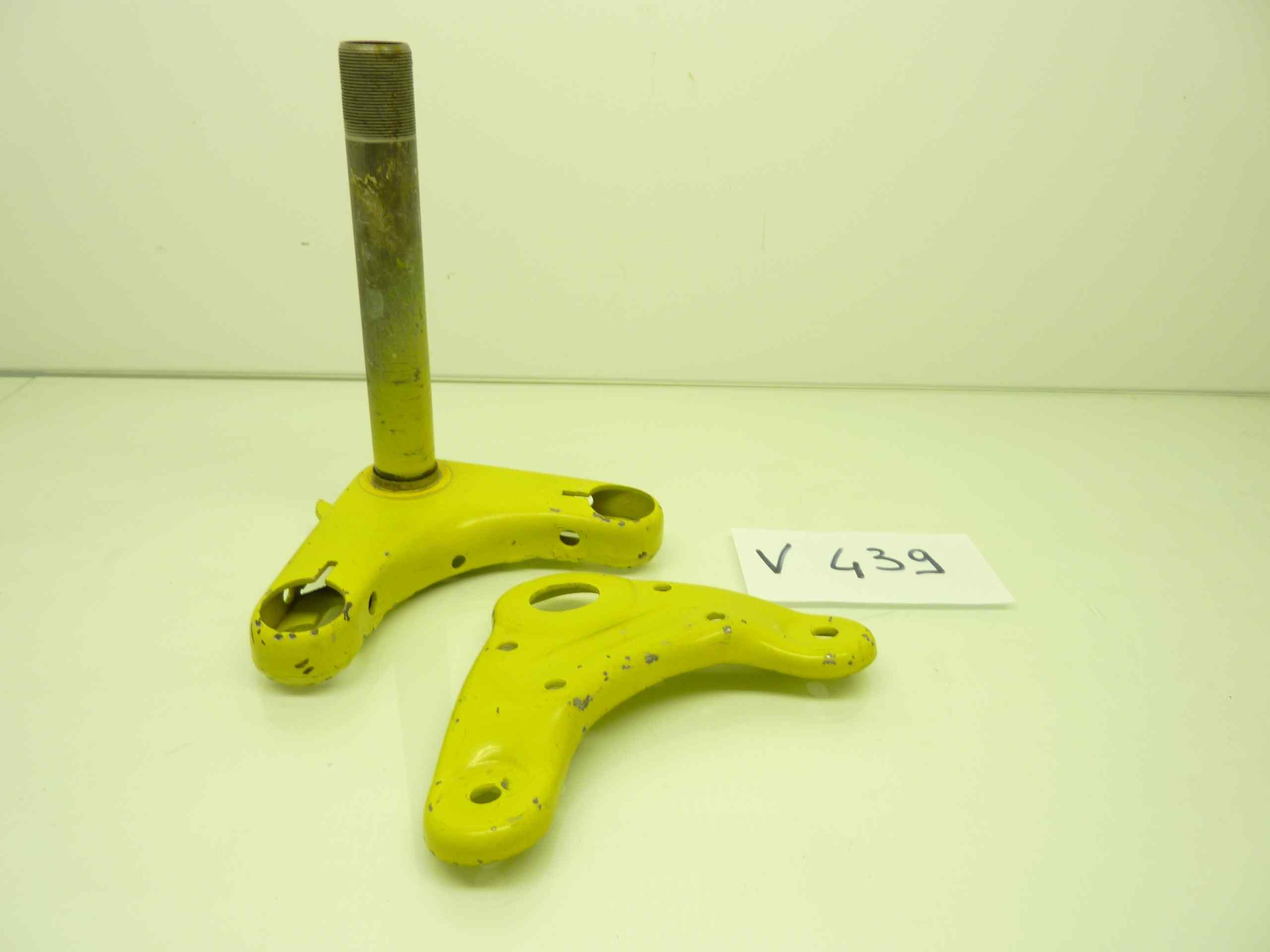 piastra sterzo moto ciclomotore epoca gialla interasse steli 137 diametro steli 27 diametro canotto 25 mm - immagine 2