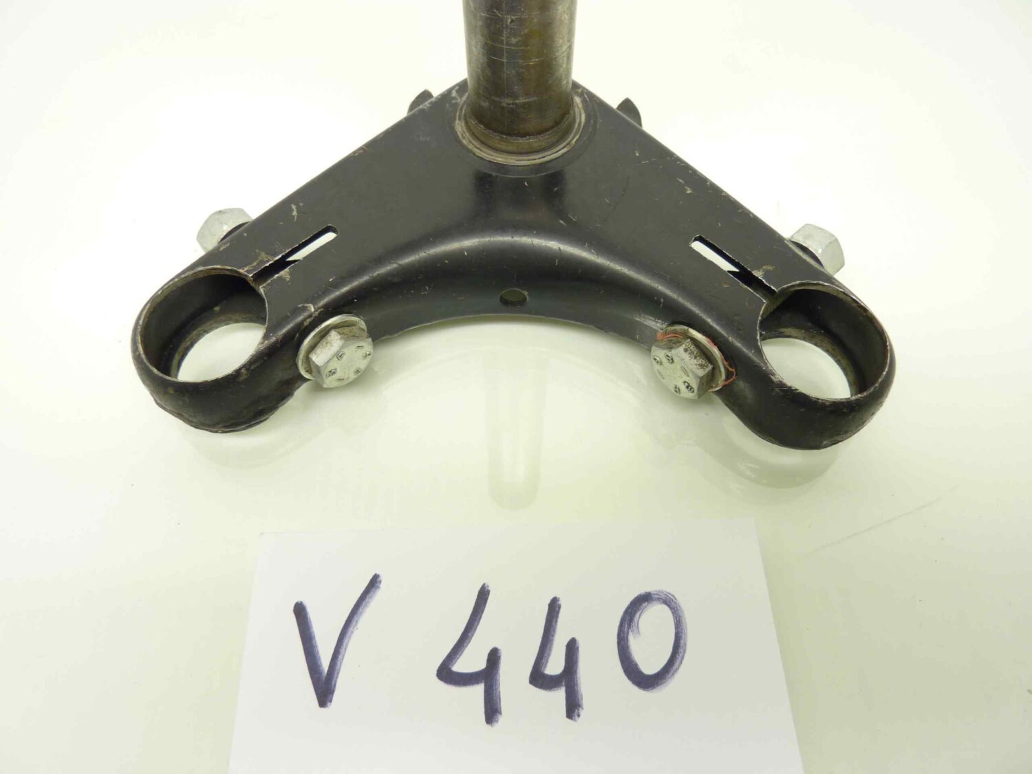 piastra sterzo moto ciclomotore epoca nera interasse steli 137 diametro steli 27 diametro canotto 25 mm