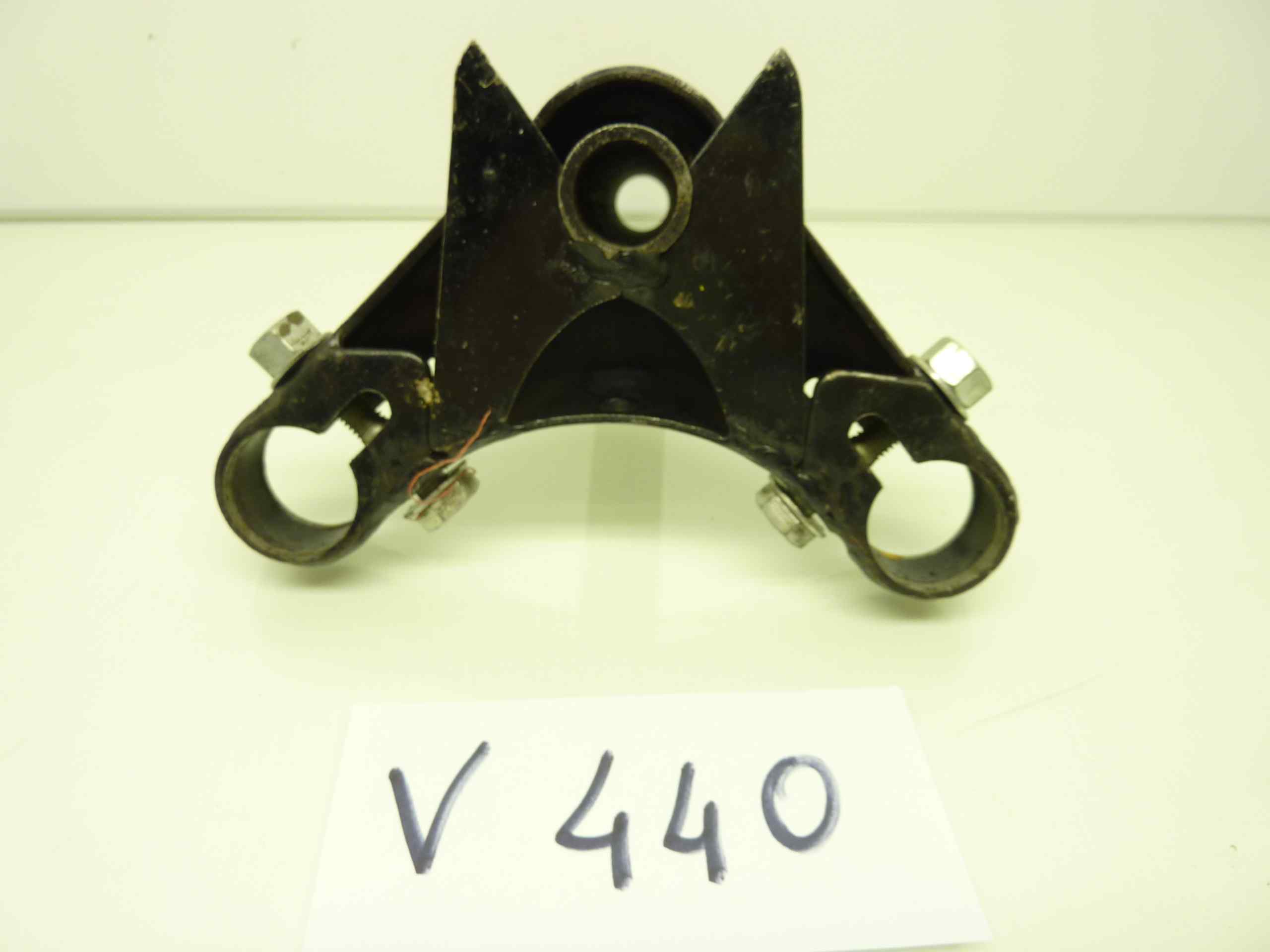 piastra sterzo moto ciclomotore epoca nera interasse steli 137 diametro steli 27 diametro canotto 25 mm - immagine 4