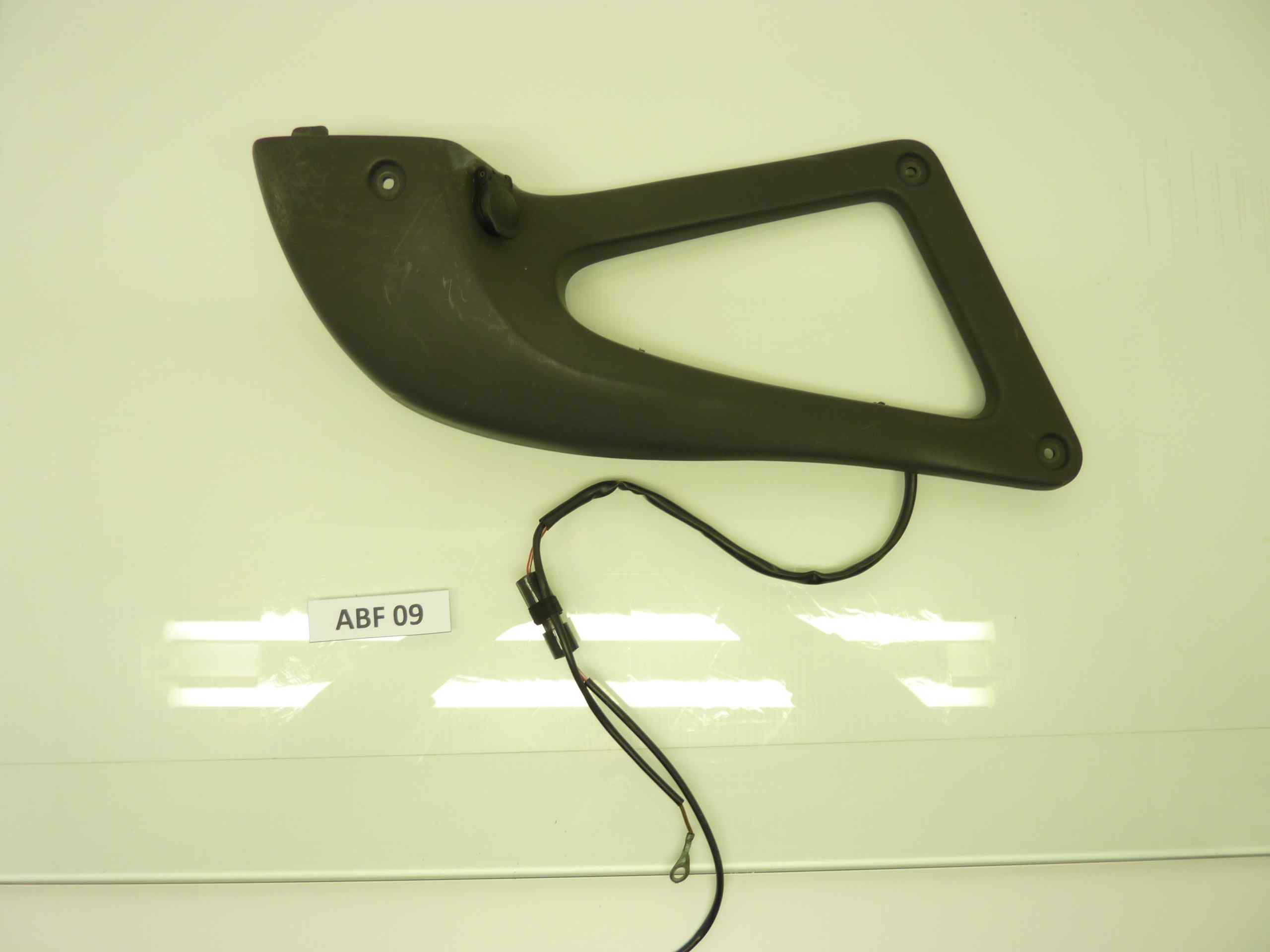 BMW F 650 '95 '97 carena fiancatina plastica anteriore sinistra con modifica presa mantenitore di carica