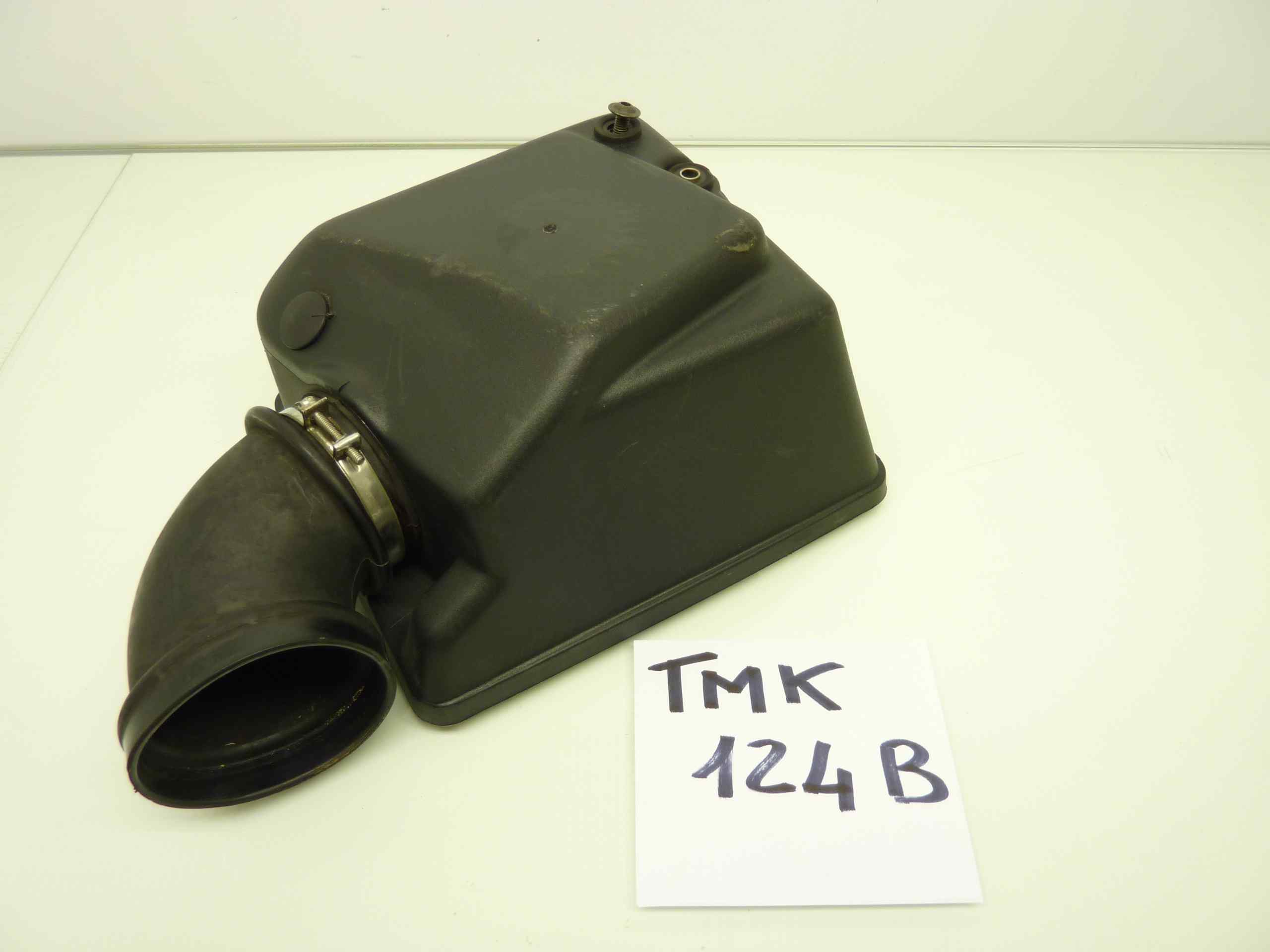 BMW K tutti modelli 84-96 parte superiore scatola aspirazione cod 1460338