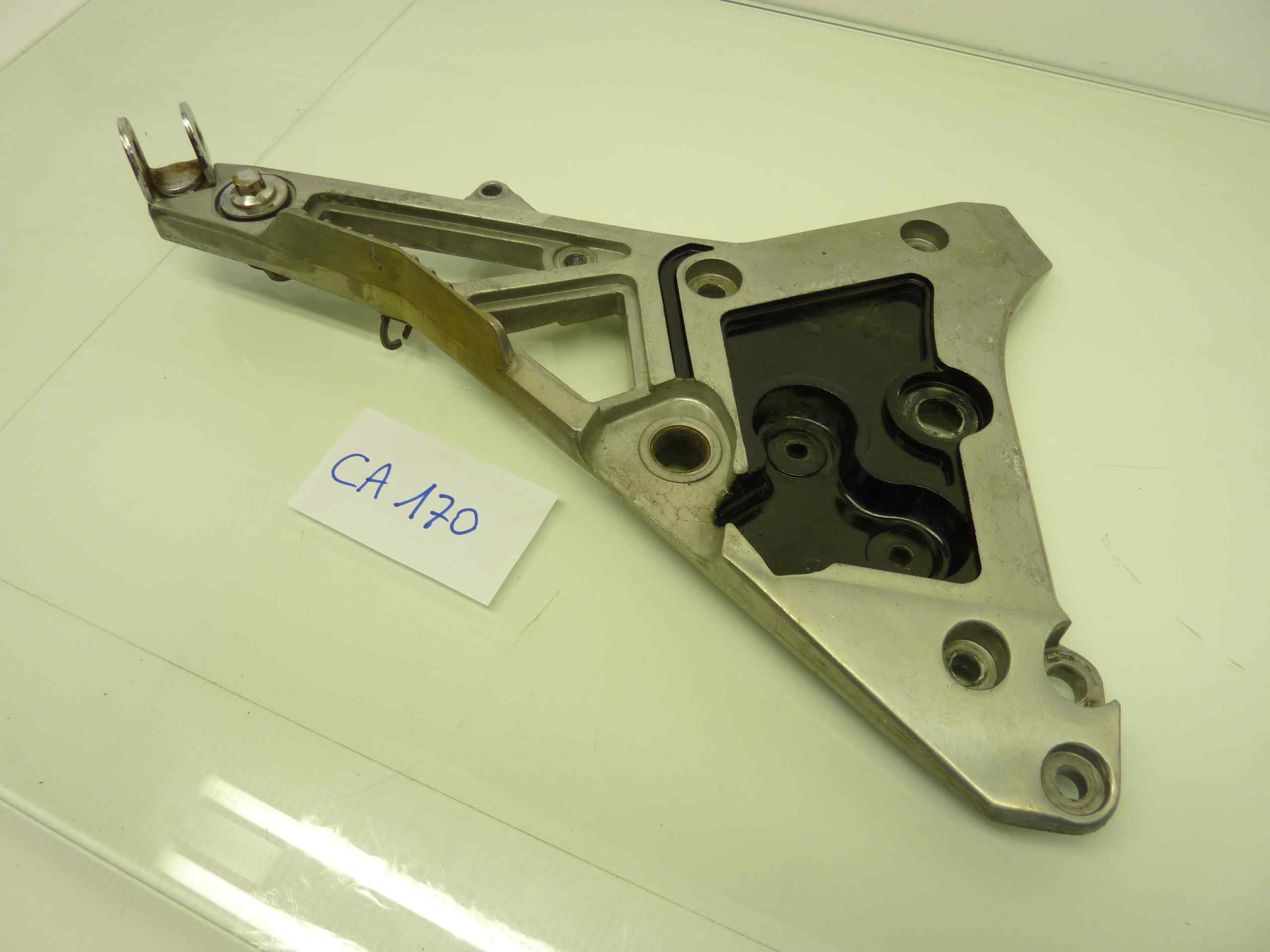Yamaha FJ 1100 84 staffa pedane destra cod 36Y00Y-1R - immagine 2