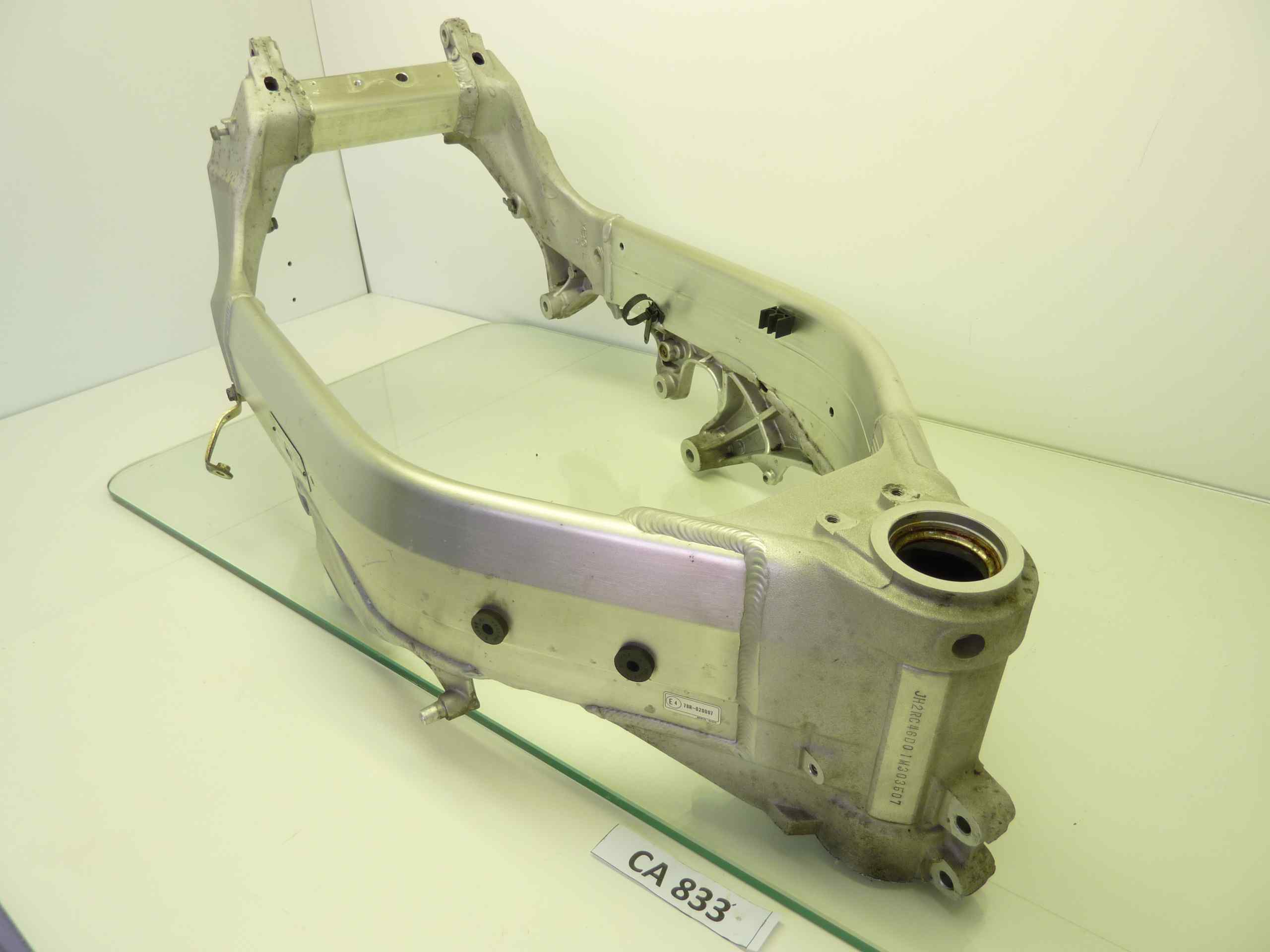 HONDA VFR 800 FI 2001 telaio radiato - immagine 3