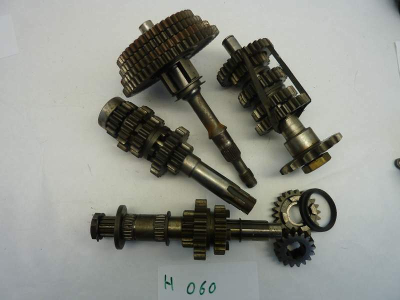 DUCATI (600 750 900 ??) cambio completo
