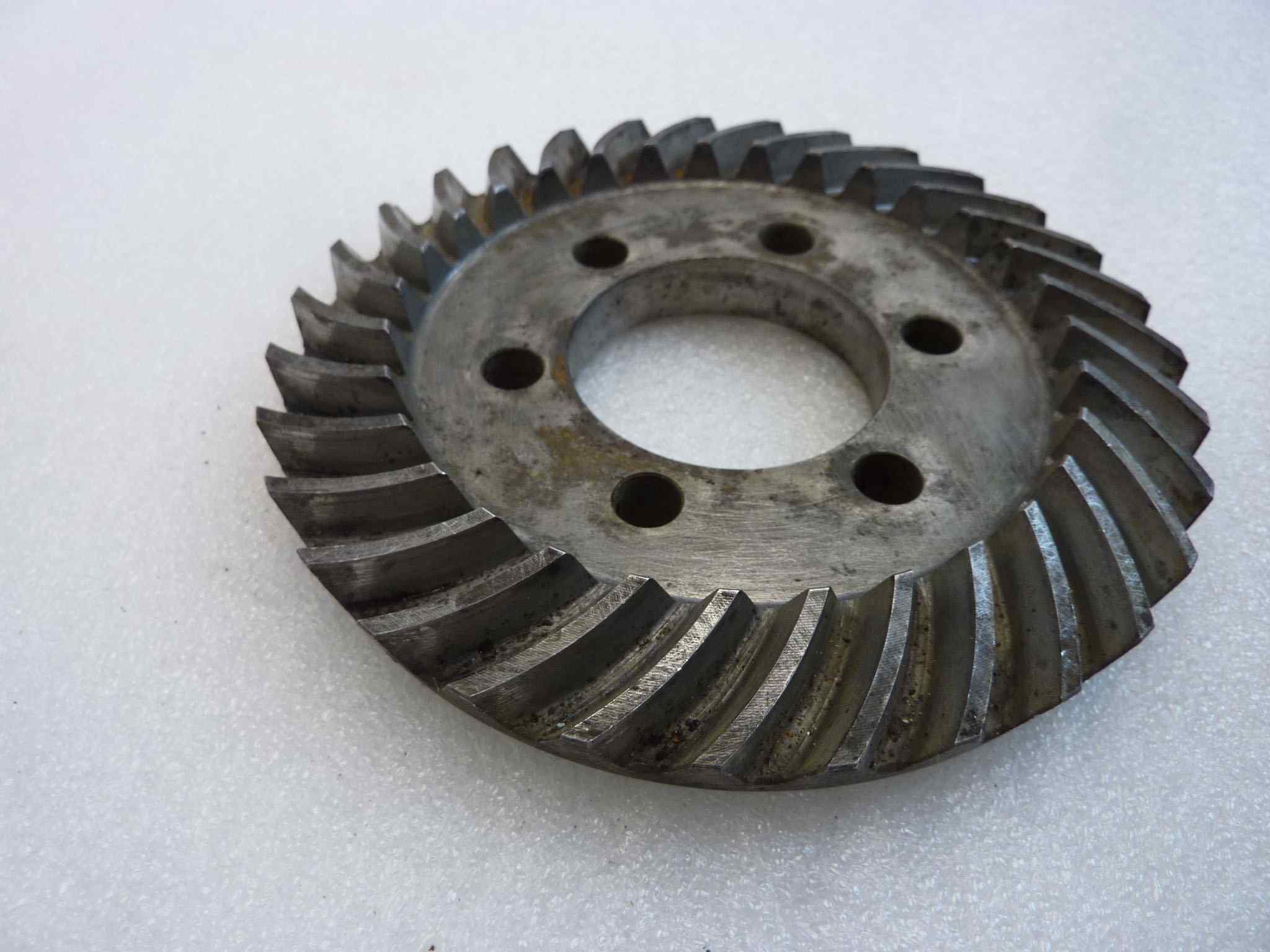 Corona della coppia conica Guzzi da V35 a Nevada 750 nuovo fondo di magazzino diam esterno 124 mm - diam interno 44 mm - immagine 2