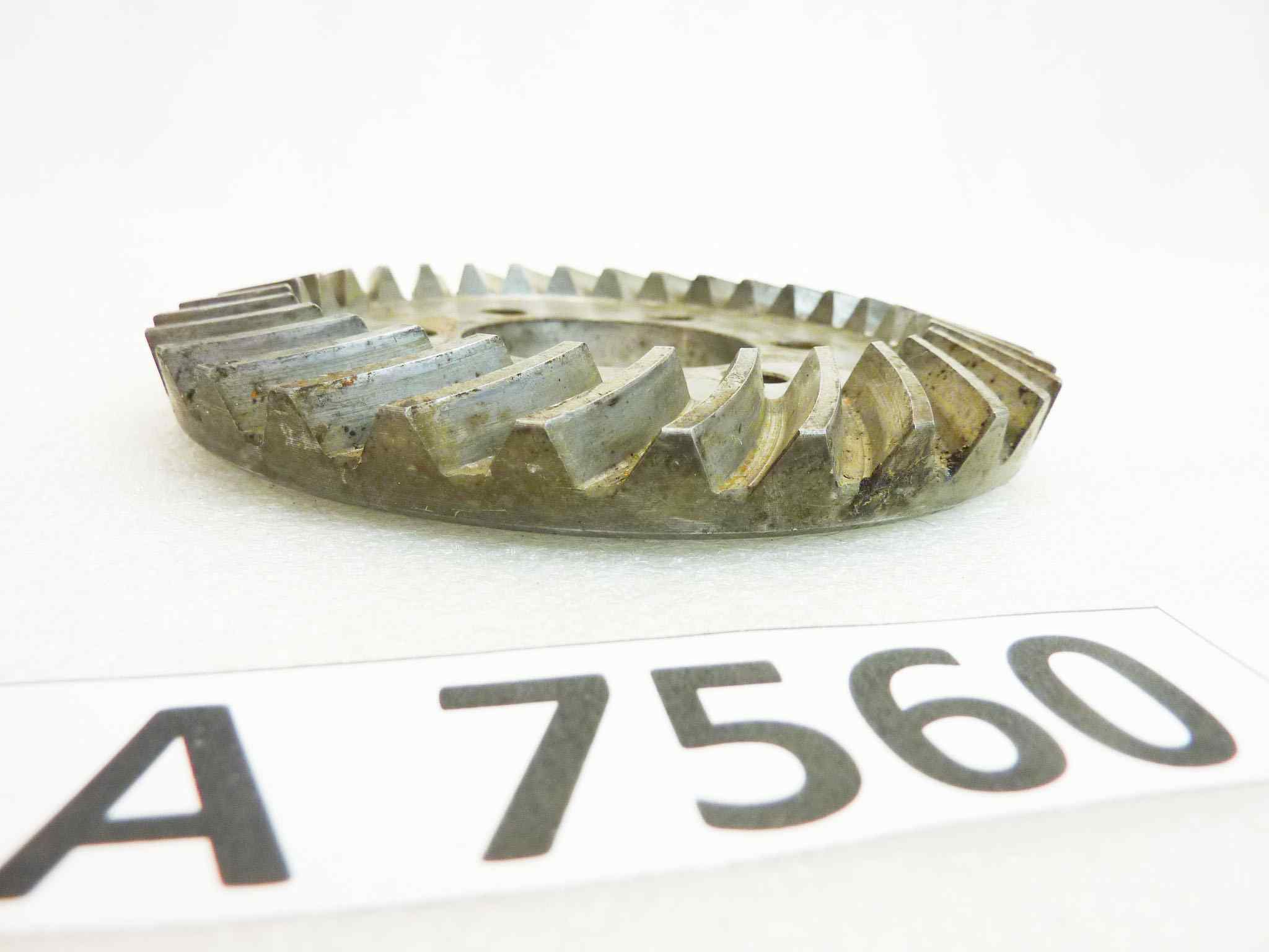 Corona della coppia conica Guzzi da V35 a Nevada 750 nuovo fondo di magazzino diam esterno 124 mm - diam interno 44 mm - immagine 3