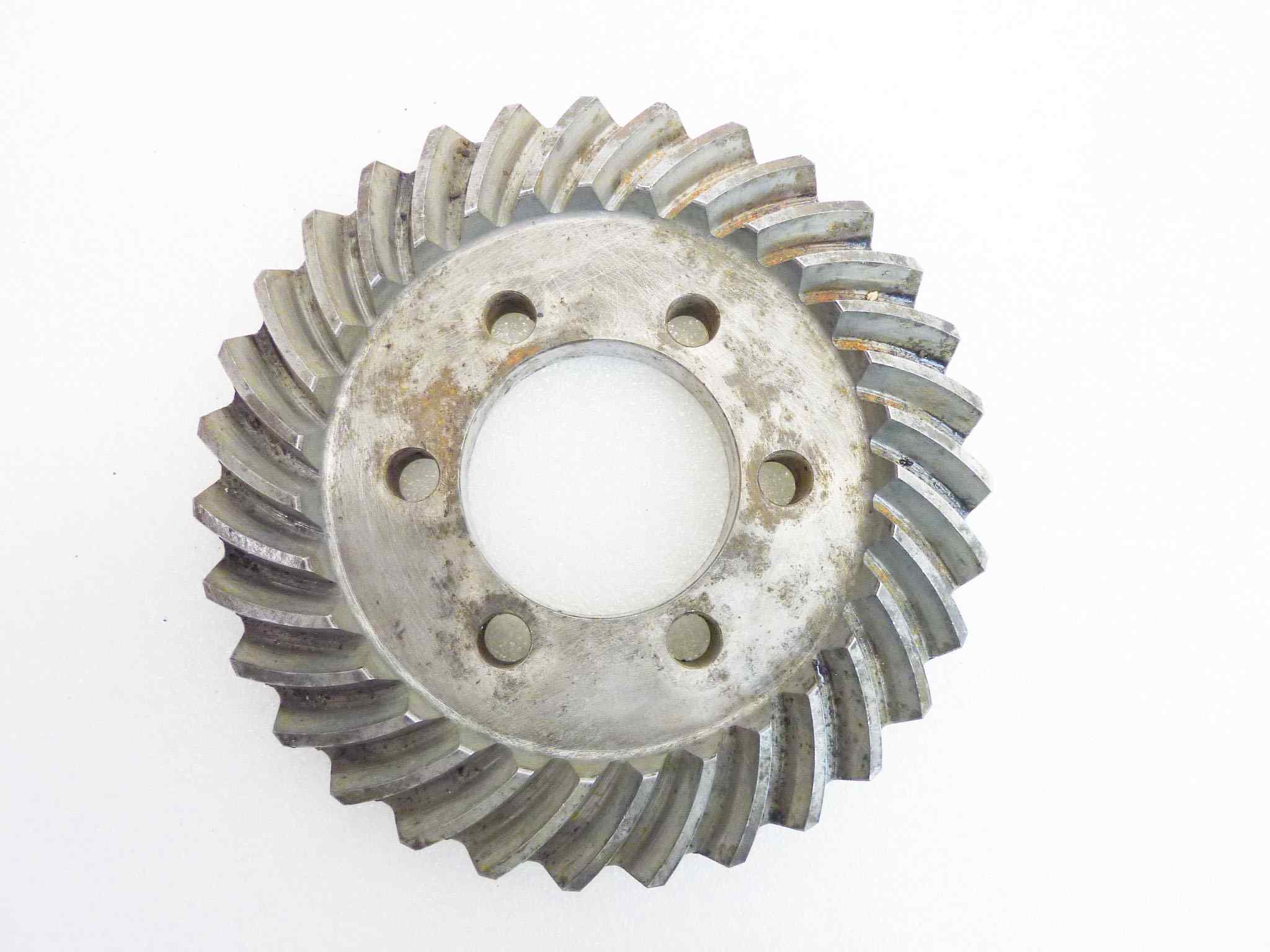 Corona della coppia conica Guzzi da V35 a Nevada 750 nuovo fondo di magazzino diam esterno 124 mm - diam interno 44 mm - immagine 4