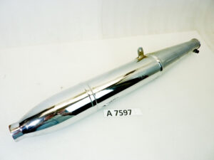 Marmitta Parilla Reactor B N 319510 varie moto epoca lungh tot 675 mm - distanza staffa imbocco 295 mm - diam imbocco 39 mm - diam centrale 83 mm - destra nuovo fondo di magazzino