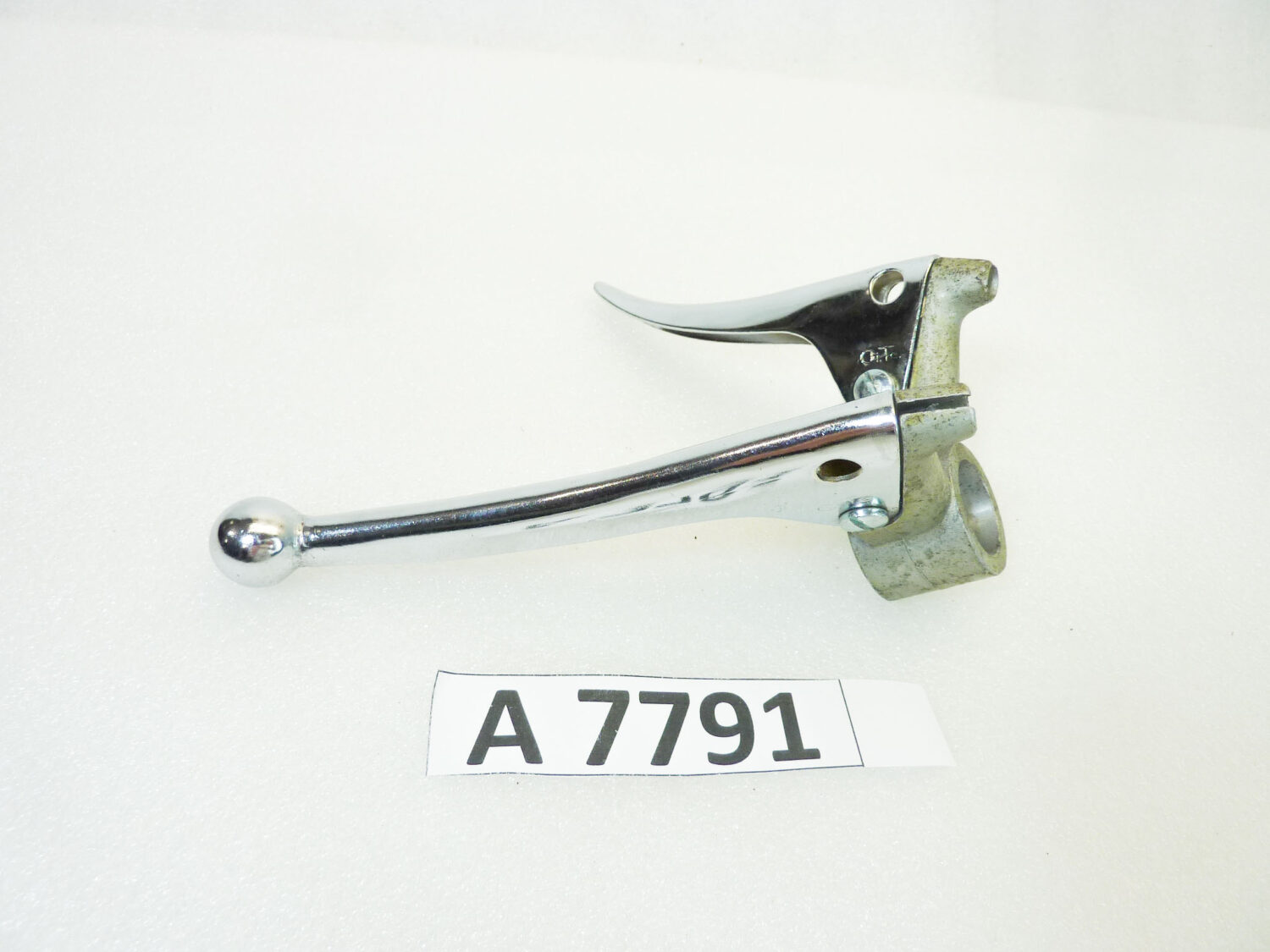 Staffa e leve manubrio sinistra ciclomotore Guzzi Dingo Chiu e vari modelli nuovo fondo di magazzino