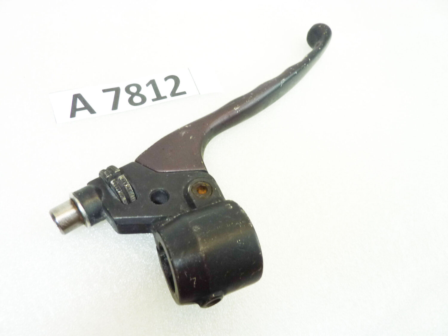 Staffa e leva sinistra freno anteriore Benelli Guzzi 125 250 a tamburo leva e registro viola - immagine 2