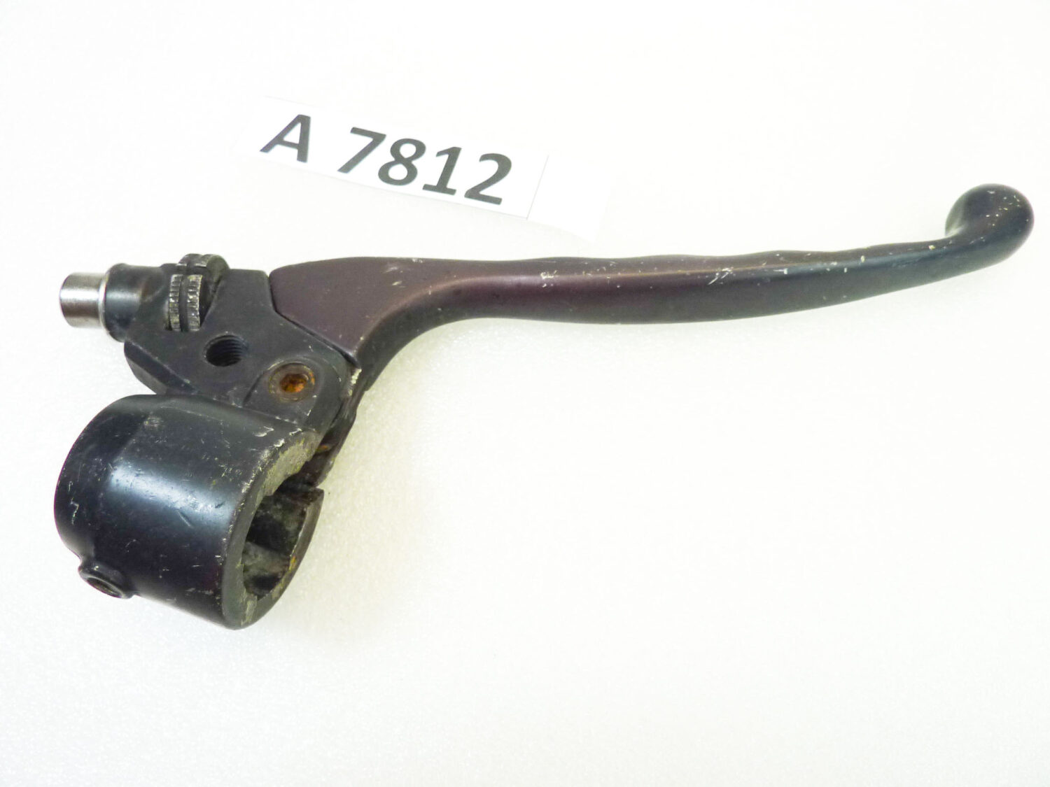 Staffa e leva sinistra freno anteriore Benelli Guzzi 125 250 a tamburo leva e registro viola - immagine 3