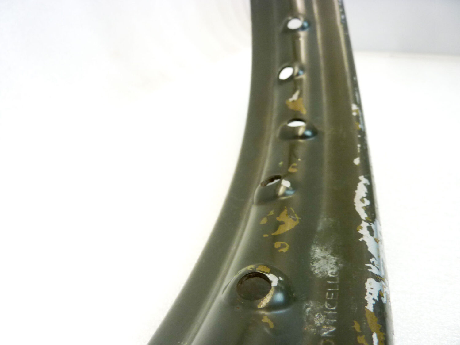 Cerchio acciaio 19 x 1,60 36 fori Agrati Monticello militare- diametro 508 mm - larghezza esterna canale 59 mm - interno canale 40,8 mm moto epoca nuovo fondo di magazzino - il prodotto puo' presentare imperfezioni, puntinature di ruggine, VEDI FOTO SE PRESENTI - immagine 4