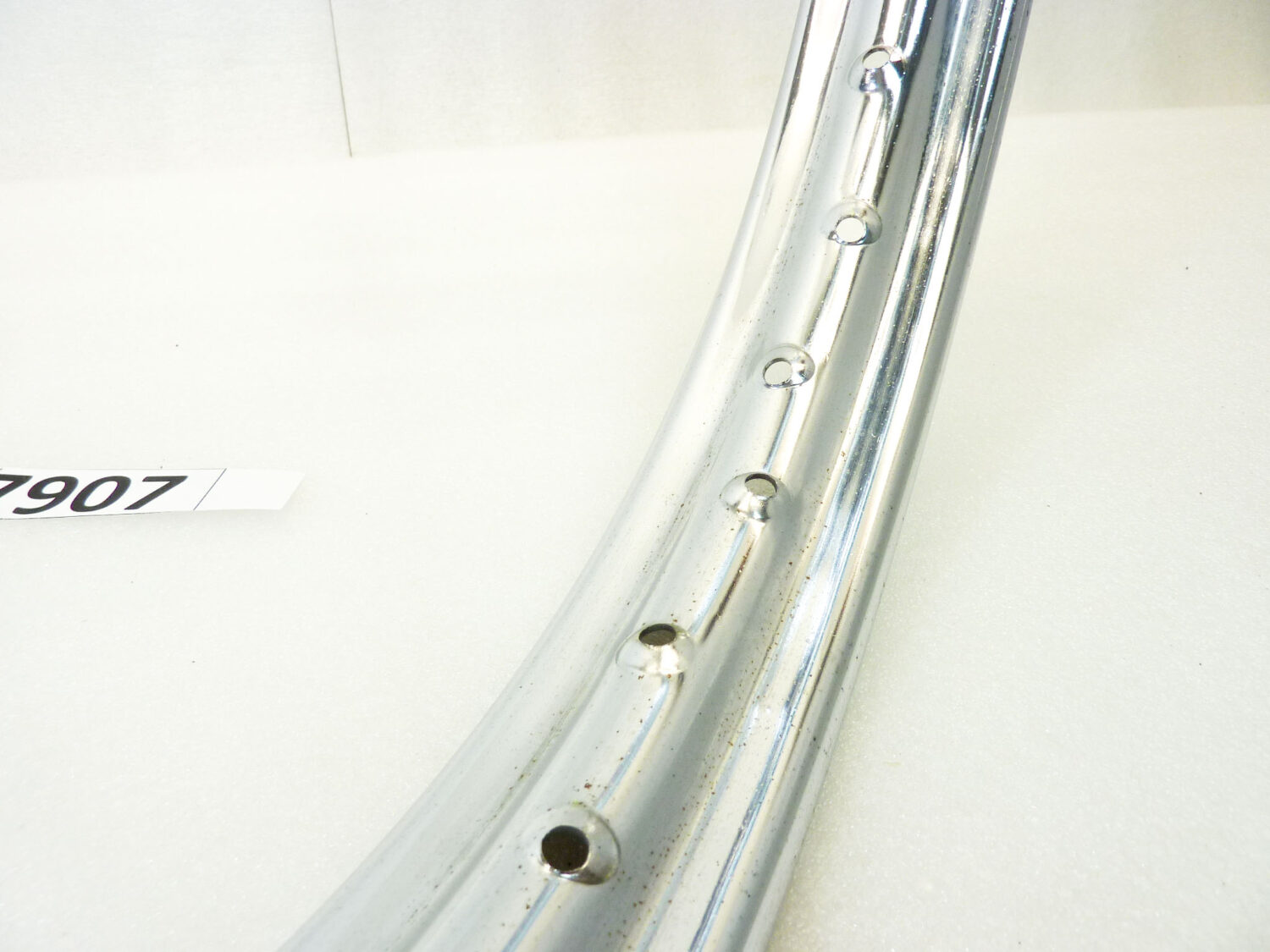 Cerchio acciaio 17 32 fori Agrati Monticello - diametro 456 mm - larghezza esterna canale 55 mm - interno canale 36,8 mm moto epoca nuovo fondo di magazzino - il prodotto puo' presentare imperfezioni, puntinature di ruggine, VEDI FOTO SE PRESENTI - immagine 4