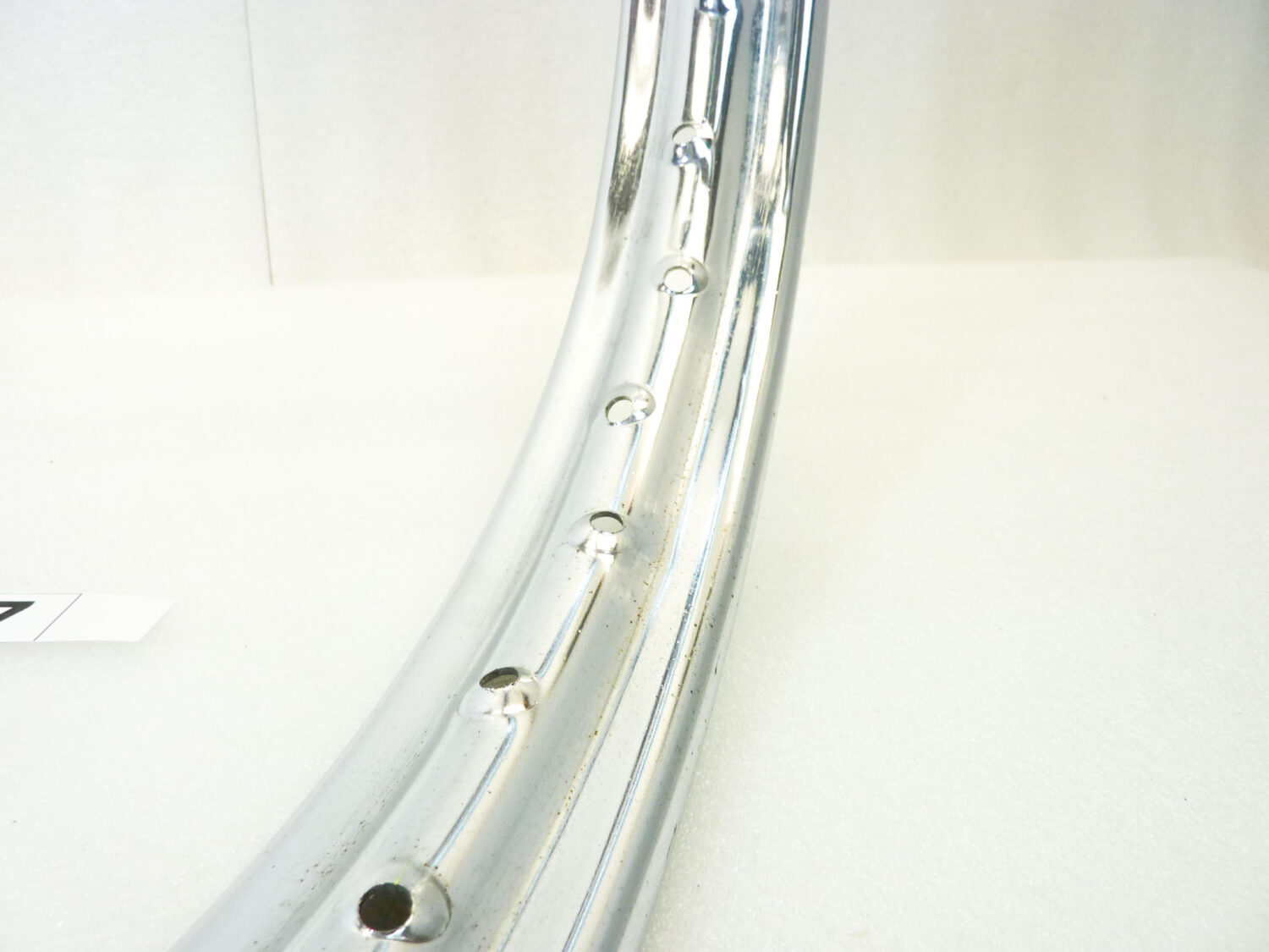 Cerchio acciaio 17 32 fori Agrati Monticello - diametro 456 mm - larghezza esterna canale 55 mm - interno canale 36,8 mm moto epoca nuovo fondo di magazzino - il prodotto puo' presentare imperfezioni, puntinature di ruggine, VEDI FOTO SE PRESENTI - immagine 6