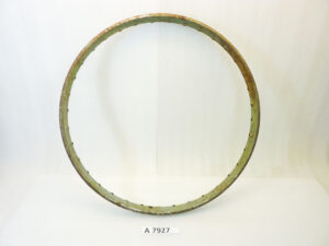 Cerchio acciaio 22 x 1,25 36 fori - diametro 589 mm - larghezza esterna canale 43,4 mm - interno canale 30,8 mm moto epoca
