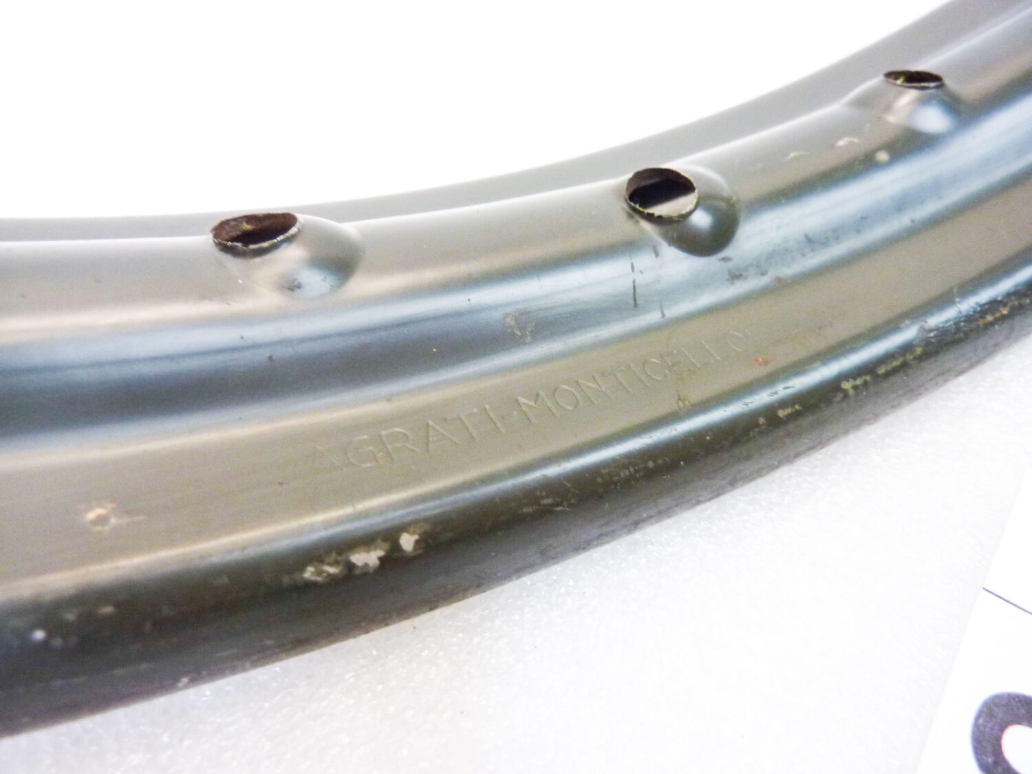 Cerchio acciaio 19 x 1,60 36 fori Agrati Monticello militare - diametro 509 mm - larghezza esterna canale 58,7 mm - interno canale 40 mm moto epoca nuovo fondo di magazzino - il prodotto puo' presentare imperfezioni, puntinature di ruggine, VEDI FOTO SE PRESENTI - immagine 3
