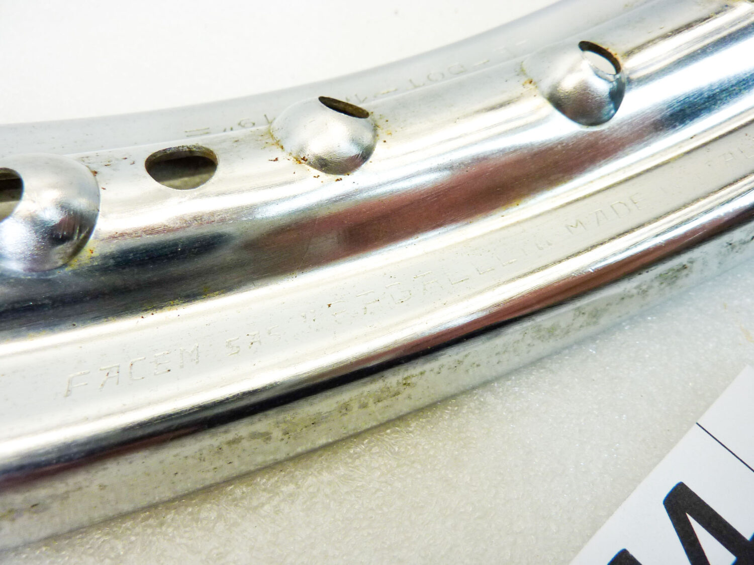 Cerchio acciaio 19 x 1,85 36 fori Radaelli - diametro 510 mm - larghezza esterna canale 68 mm - interno canale 48 mm moto epoca nuovo fondo di magazzino - il prodotto puo' presentare imperfezioni, puntinature di ruggine, VEDI FOTO SE PRESENTI - immagine 3