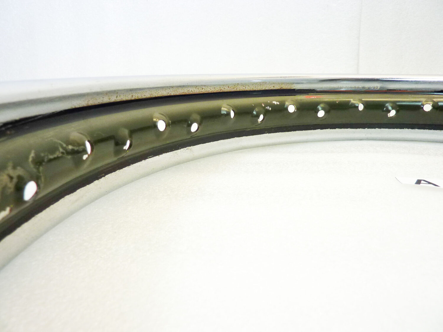 Cerchio acciaio 19 x 1,85 40 fori Beretta verniciato militare - diametro 510 mm - larghezza esterna canale 69,7 mm - interno canale 48,5 mm moto epoca nuovo fondo di magazzino - il prodotto puo' presentare imperfezioni, puntinature di ruggine, VEDI FOTO SE PRESENTI - immagine 11