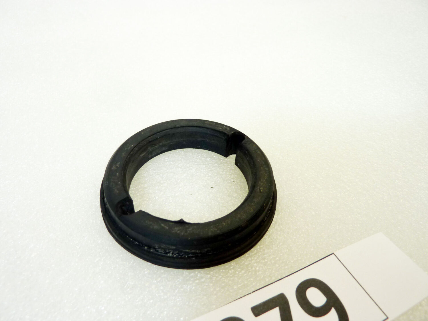 Gomma staffa faro freccia anteriore BMW Boxer 2V cod 31422 000 385 - immagine 2