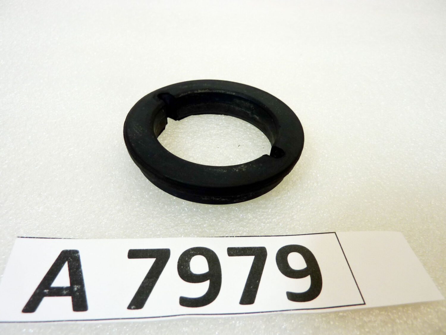 Gomma staffa faro freccia anteriore BMW Boxer 2V cod 31422 000 385 - immagine 3