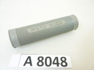 Manopola aperta Moto Guzzi diam interno 25 - lungh 130 - diam esteno 33 mm Originale dell'epoca NO REPLICA nuovo fondo di magazzino