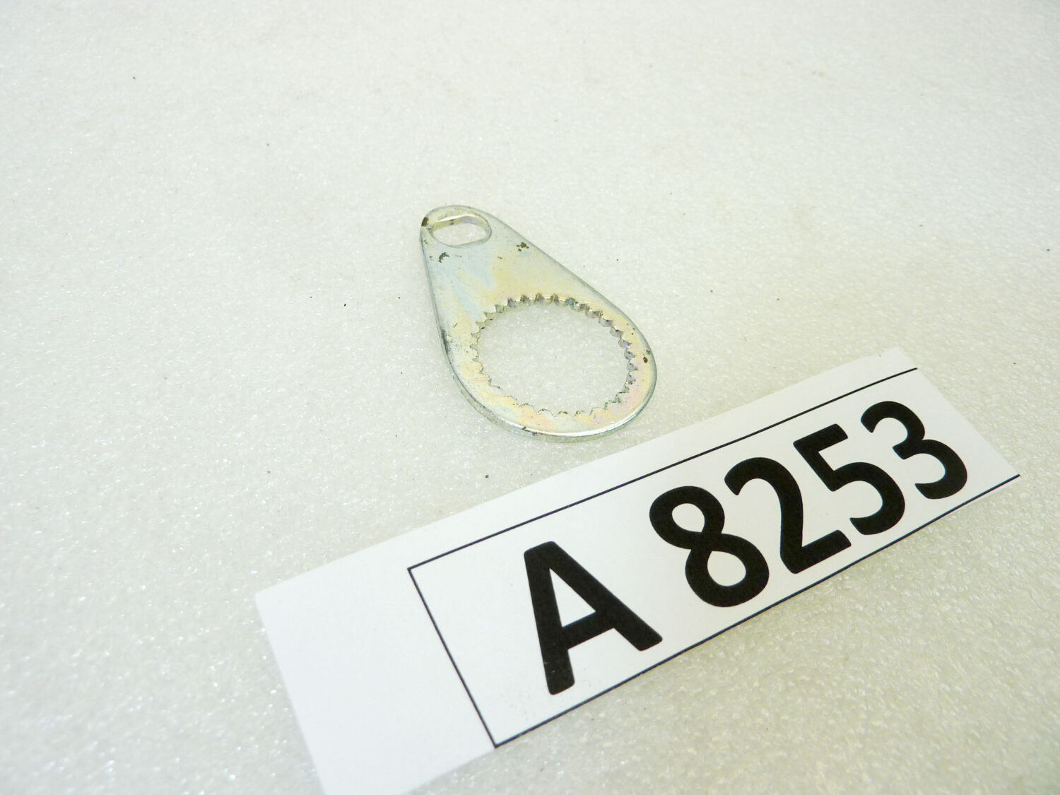 Piastra sicurezza ferma pignone un foro diam est 30,4 mm diam interno 23,9 mm NUOVO fondo di magazzino vedi foto leggi descrizione - immagine 2