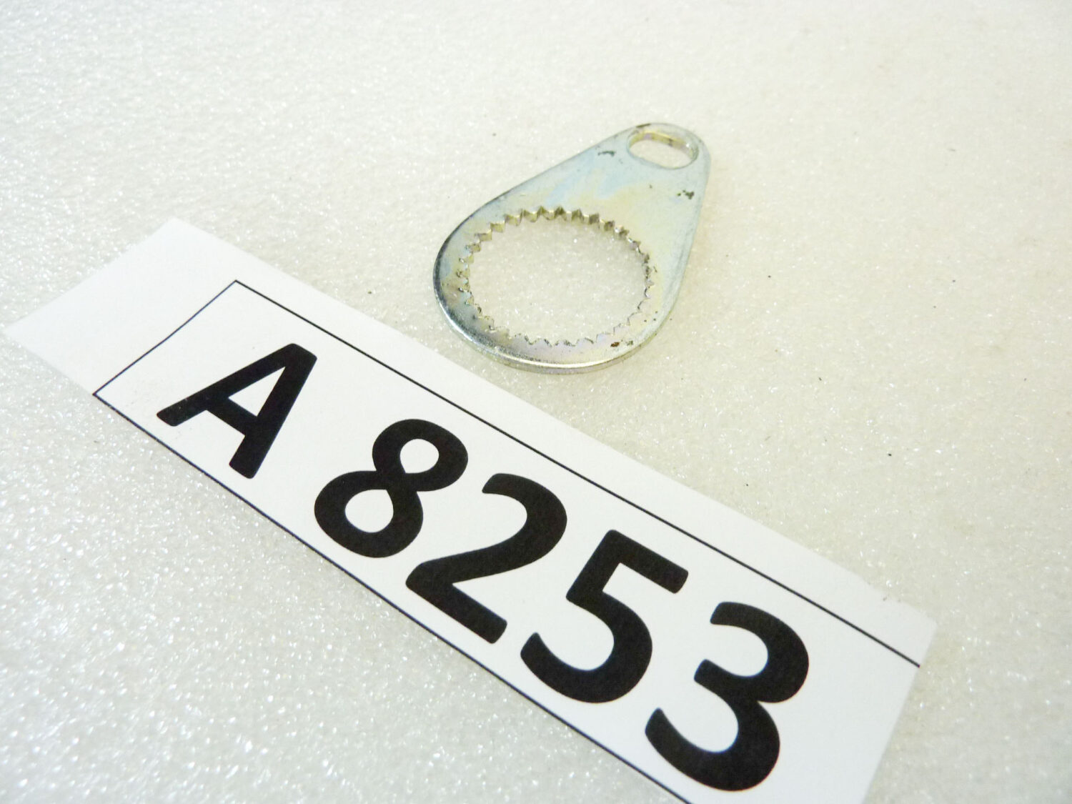 Piastra sicurezza ferma pignone un foro diam est 30,4 mm diam interno 23,9 mm NUOVO fondo di magazzino vedi foto leggi descrizione - immagine 3