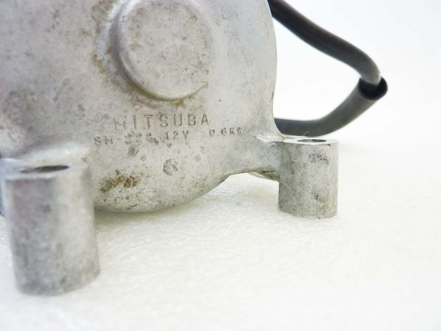 Motorino avviamento Mitsuba SM 228 12V 0,6 kw ingranaggio 10 denti diam 12,9 mm interasse fori fissaggio 55,8 mm - immagine 2