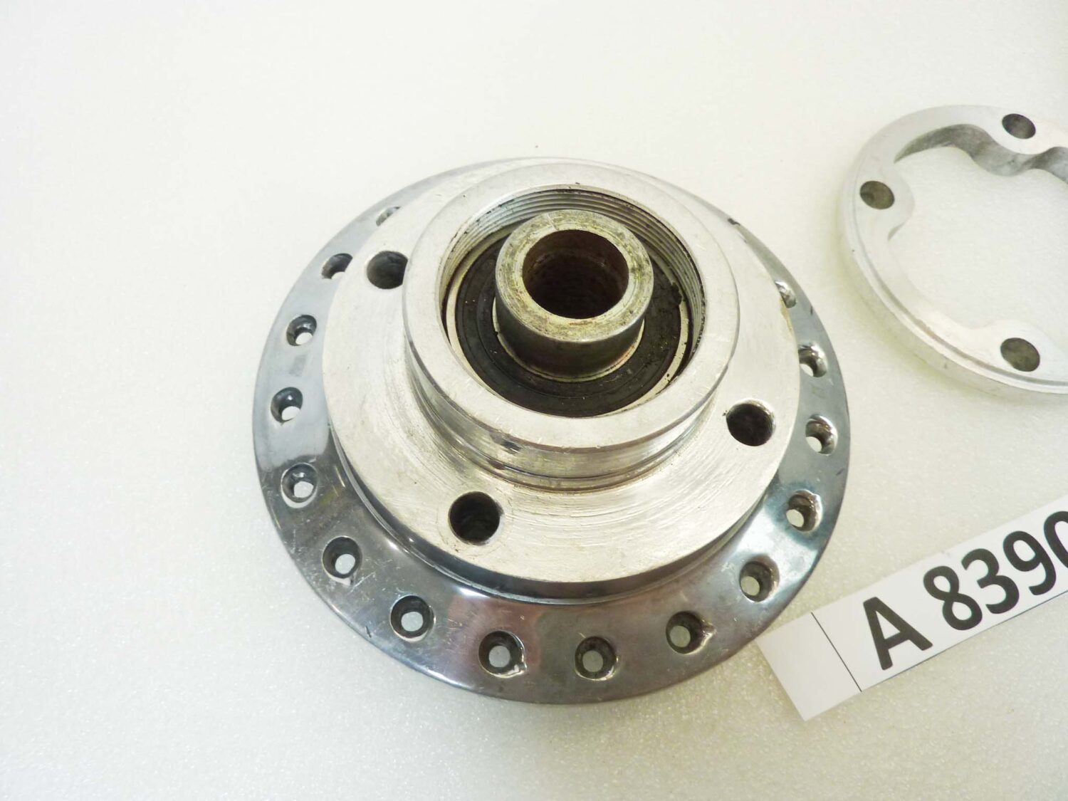 Mozzo ruota Alycast Triumph T140 T150 T160 con distanziale cod 37-4126 37-4127 - immagine 8