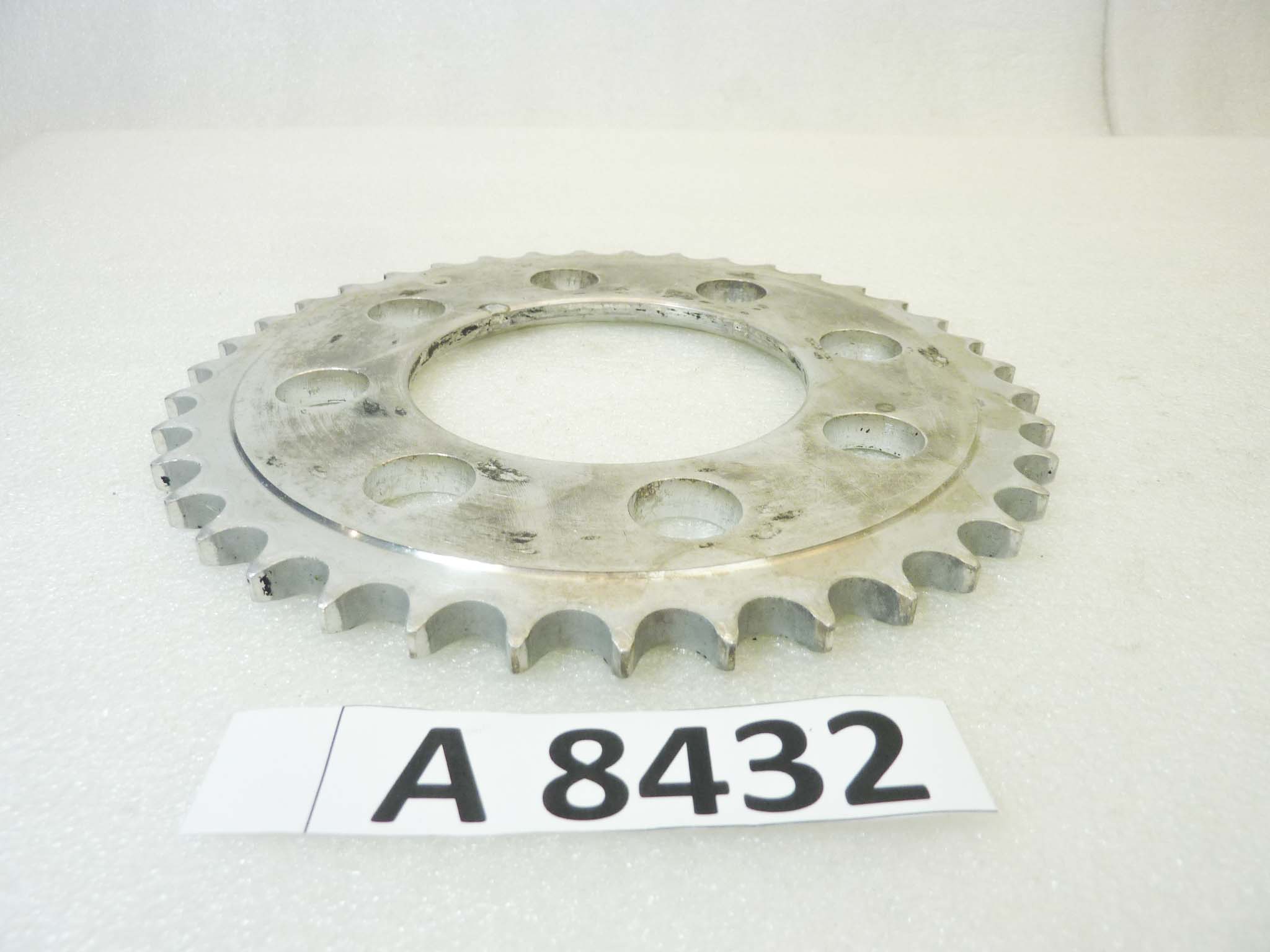Corona 39 denti passo 530 diam foro centrale 95 mm diam est 204 mm moto epoca Guzzi Gilera Benelli Motobi MV Agusta Morini Malaguti Ducati Cagiva Aprilia vari modelli - immagine 2