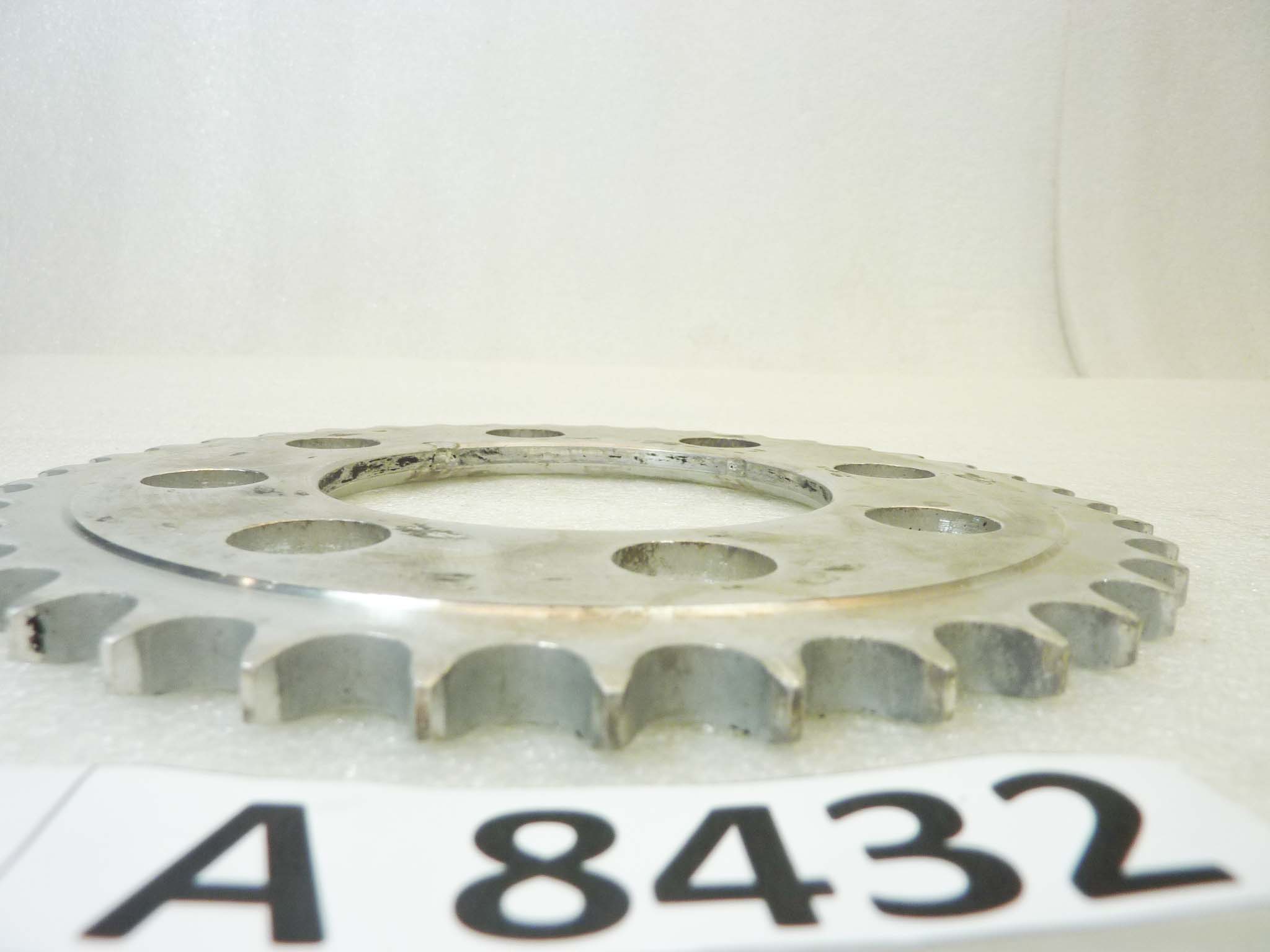 Corona 39 denti passo 530 diam foro centrale 95 mm diam est 204 mm moto epoca Guzzi Gilera Benelli Motobi MV Agusta Morini Malaguti Ducati Cagiva Aprilia vari modelli - immagine 4