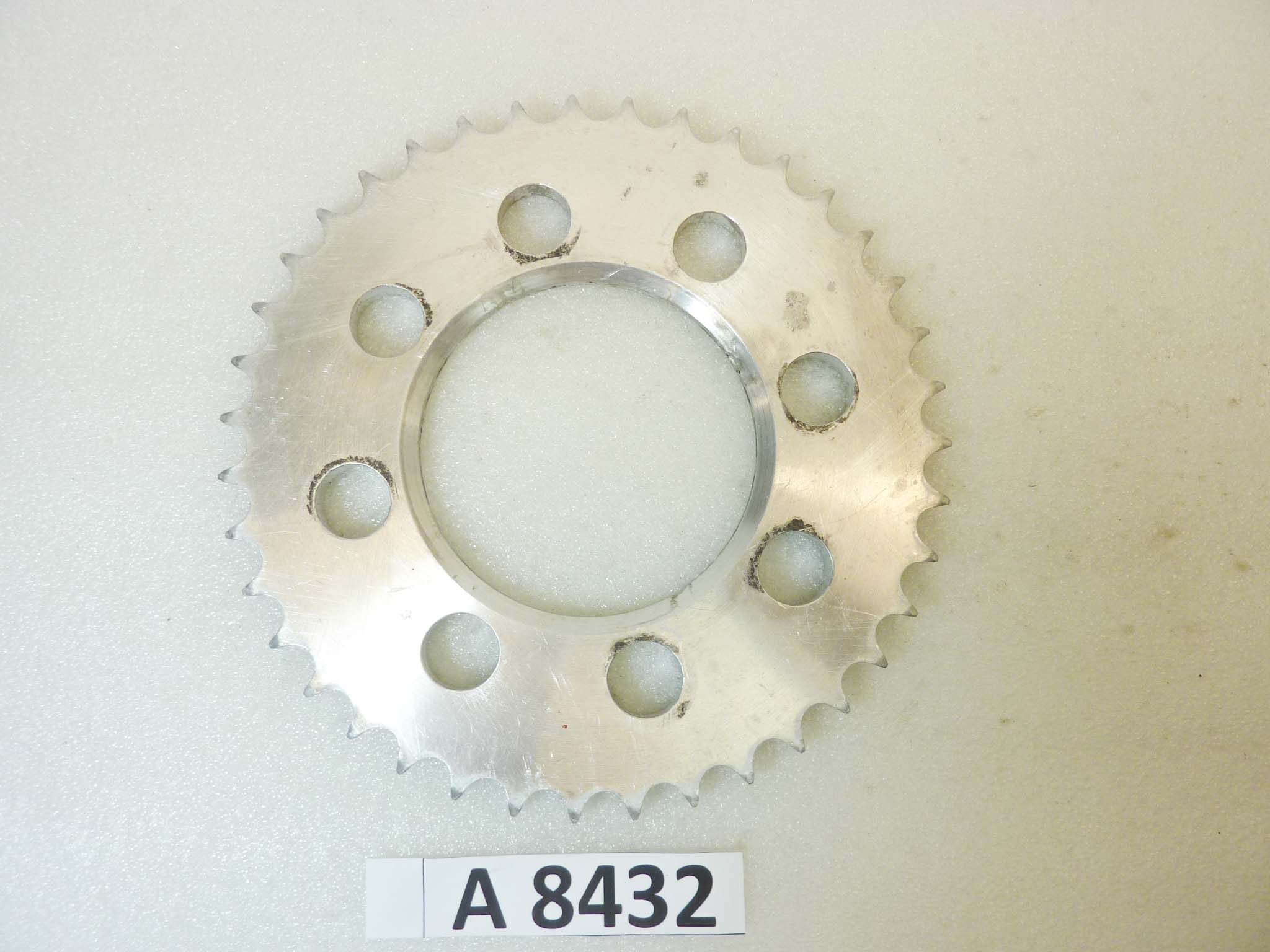 Corona 39 denti passo 530 diam foro centrale 95 mm diam est 204 mm moto epoca Guzzi Gilera Benelli Motobi MV Agusta Morini Malaguti Ducati Cagiva Aprilia vari modelli - immagine 5