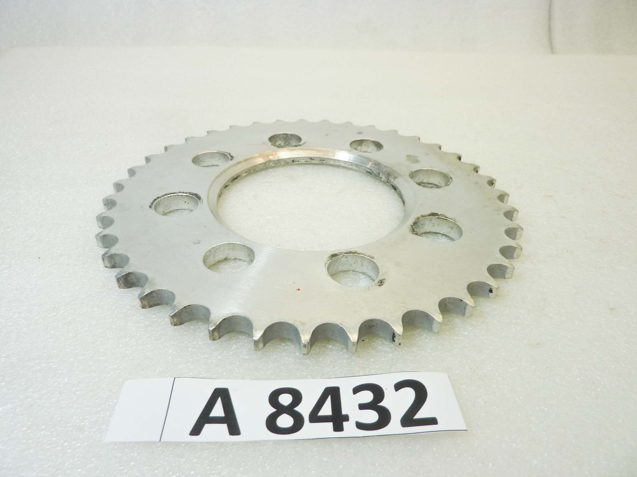 Corona 39 denti passo 530 diam foro centrale 95 mm diam est 204 mm moto epoca Guzzi Gilera Benelli Motobi MV Agusta Morini Malaguti Ducati Cagiva Aprilia vari modelli - immagine 6