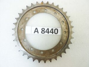 Corona 34 denti passo 535 spessore 9 mm diam foro centrale 110 mm diam est 180 mm interasse fori opposti 125 mm moto epoca Guzzi Gilera Benelli Motobi MV Agusta Morini Malaguti Ducati Cagiva Aprilia vari modelli NUOVO fondo di magazzino vedi foto leggi descrizione